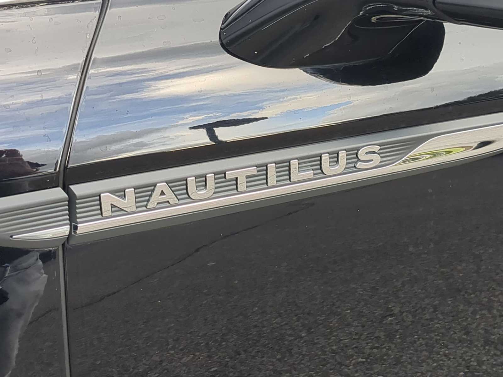 Thumbnail: 2020 Lincoln Nautilus - 13