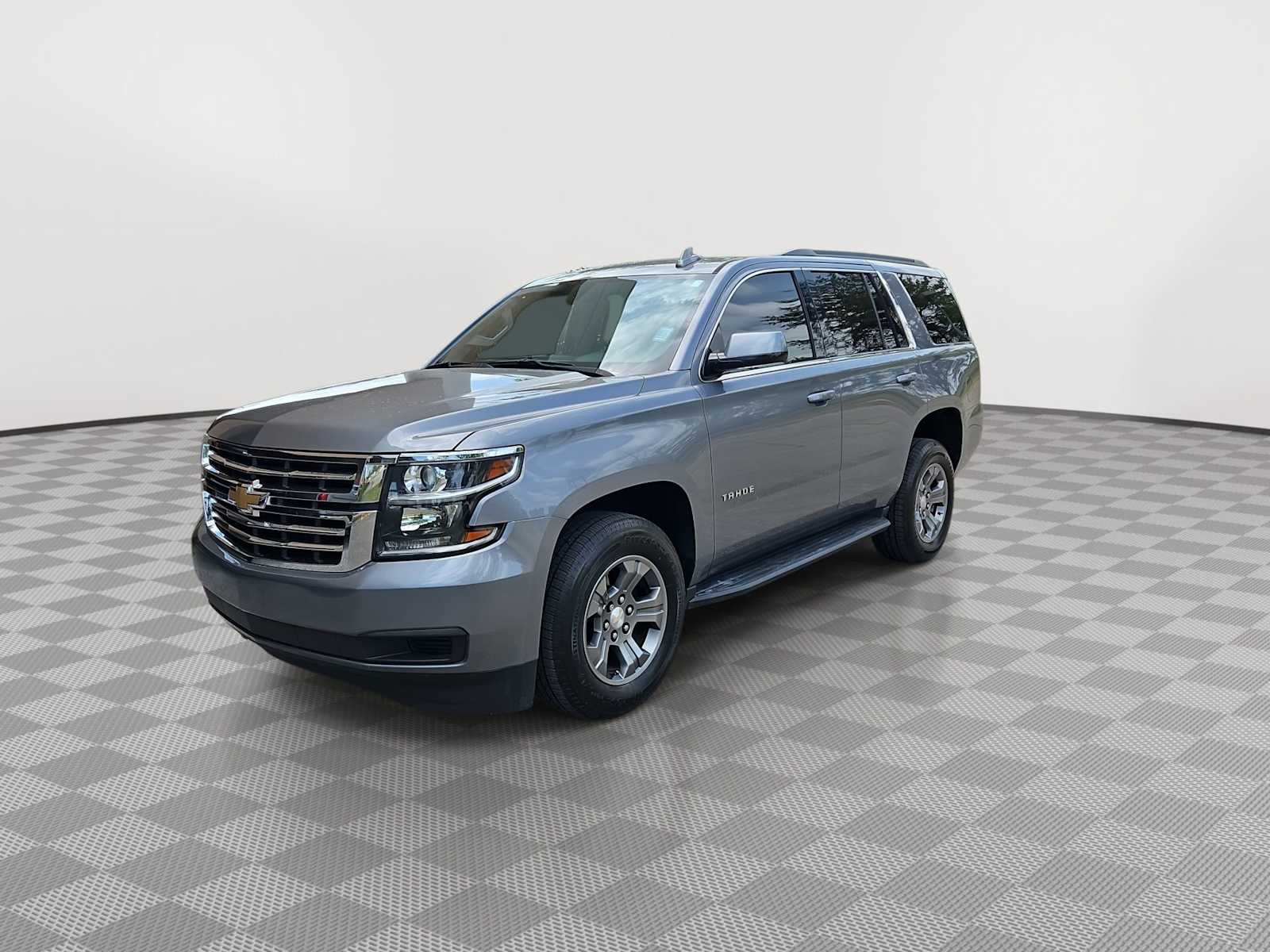 Thumbnail: 2020 Chevrolet Tahoe - 4
