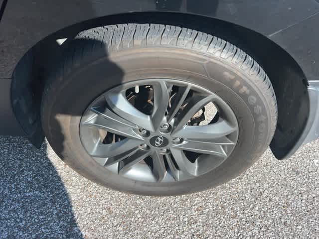 Thumbnail: 2014 Hyundai Tucson - 8