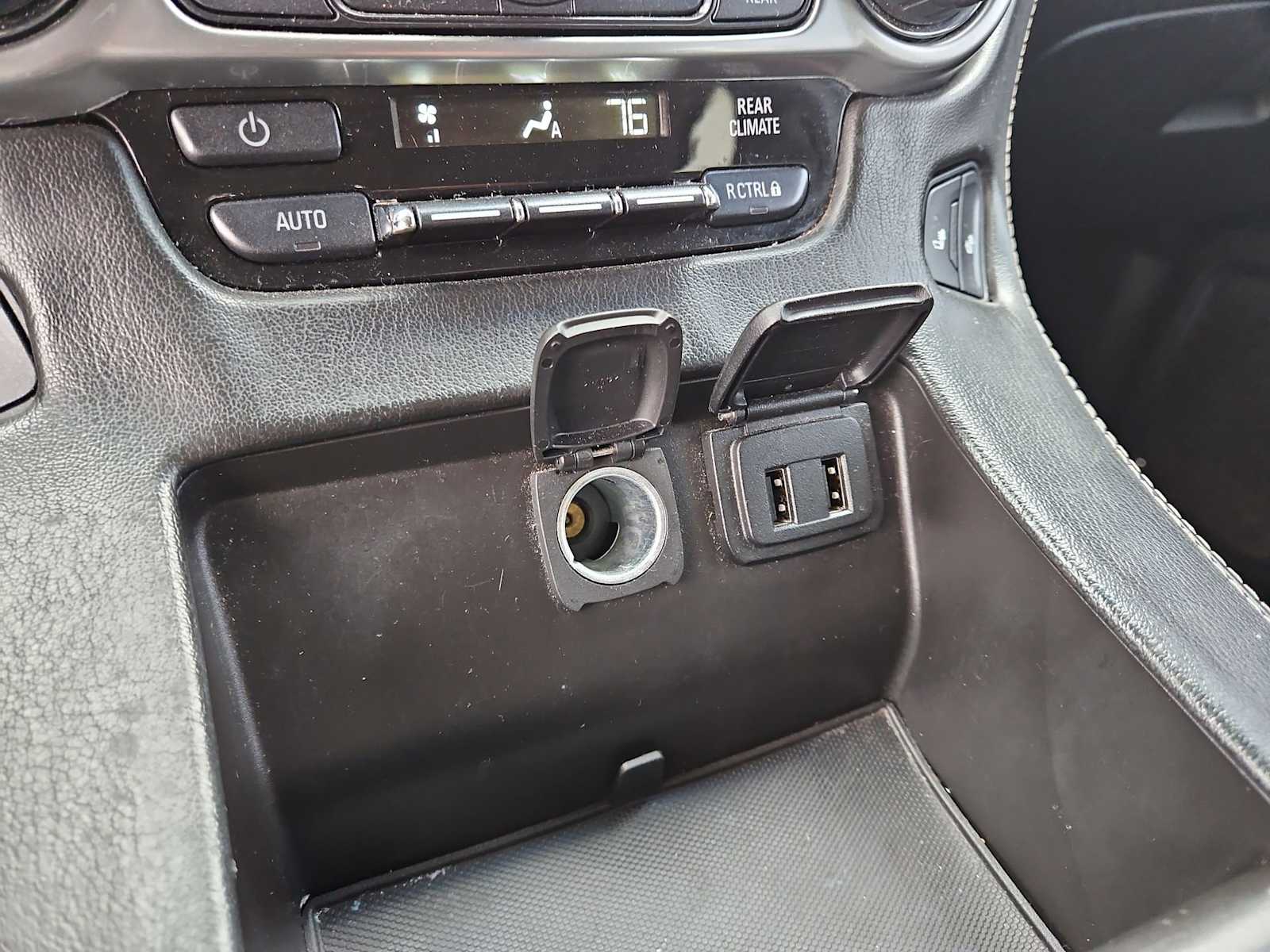 Thumbnail: 2016 Chevrolet Tahoe - 32