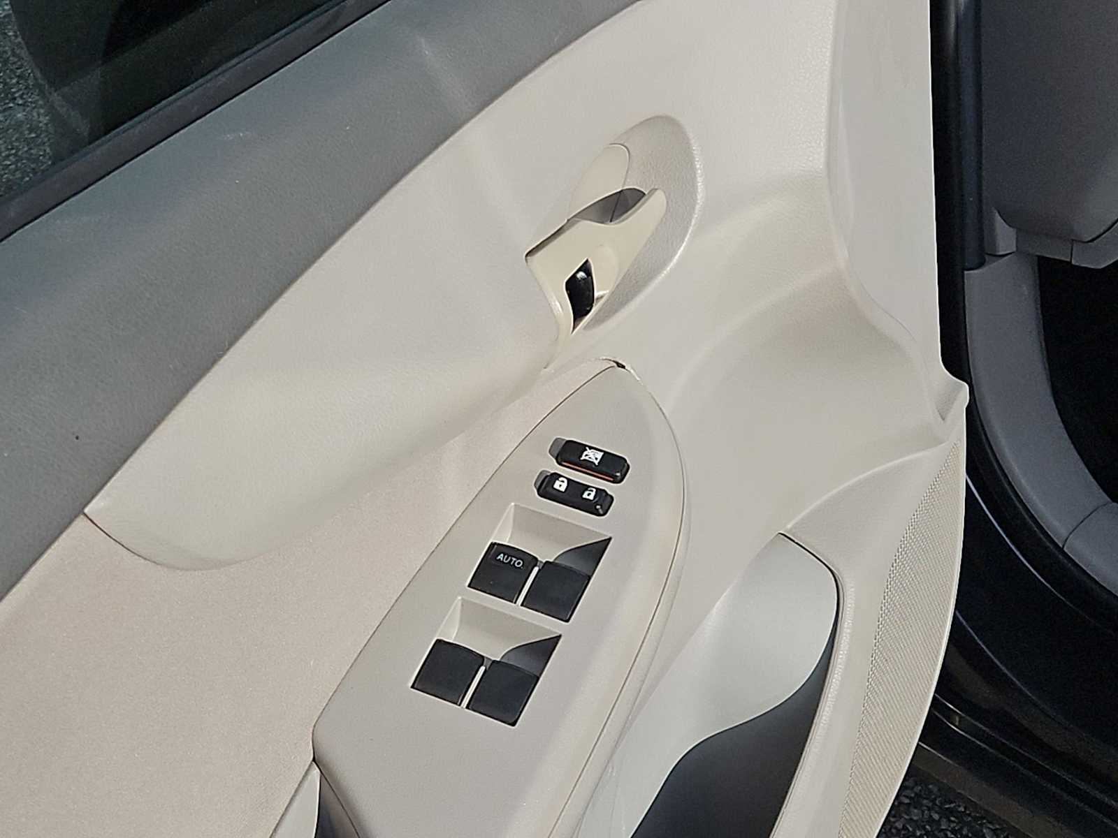 Thumbnail: 2009 Toyota Corolla - 17