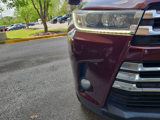 Thumbnail: 2018 Toyota Highlander - 18