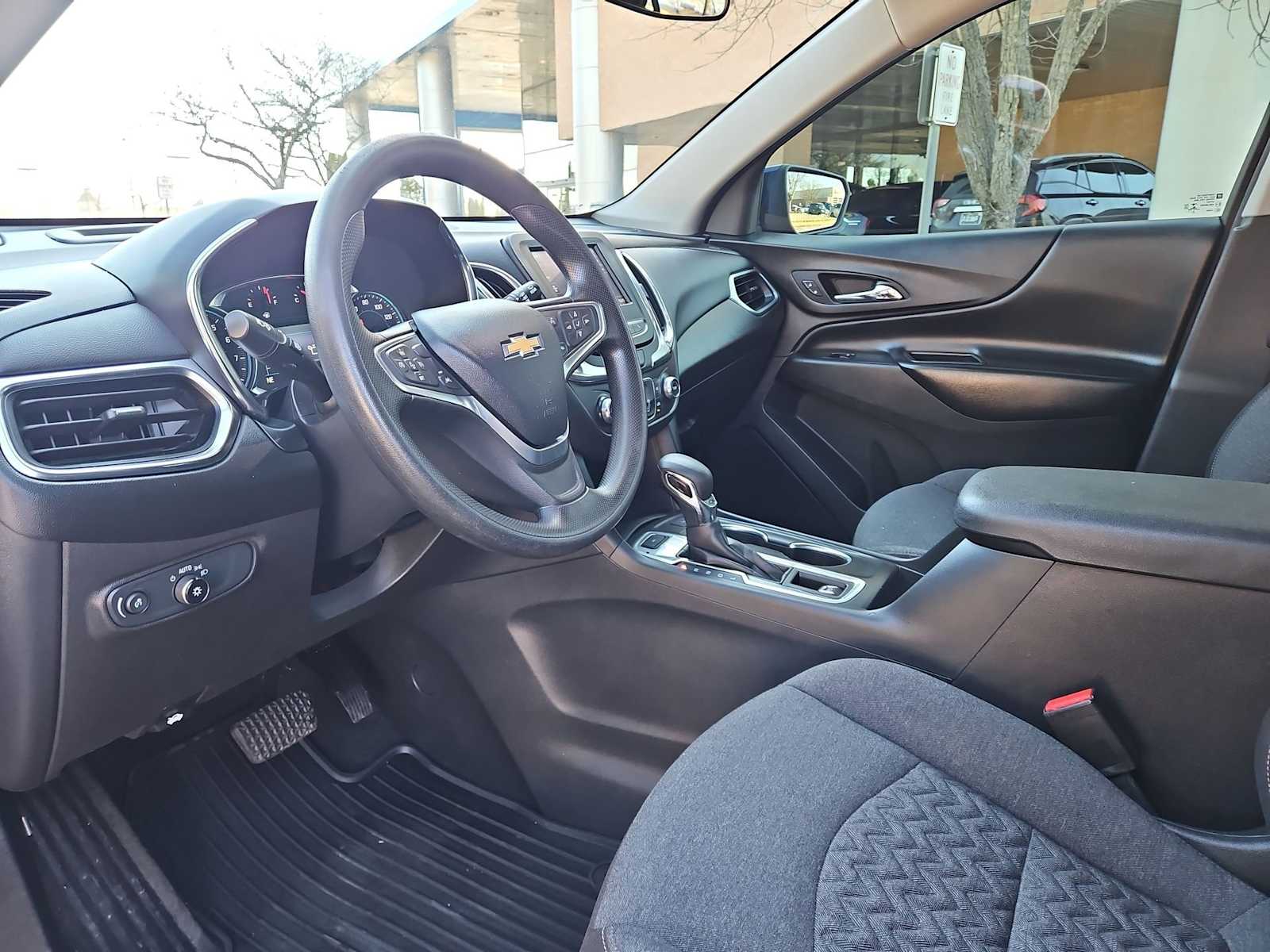 Thumbnail: 2022 Chevrolet Equinox - 10