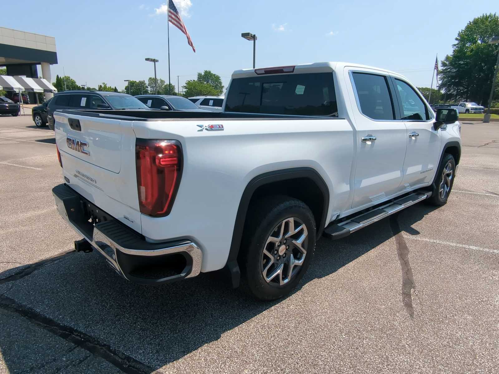 Thumbnail: 2023 GMC Sierra 1500 - 8
