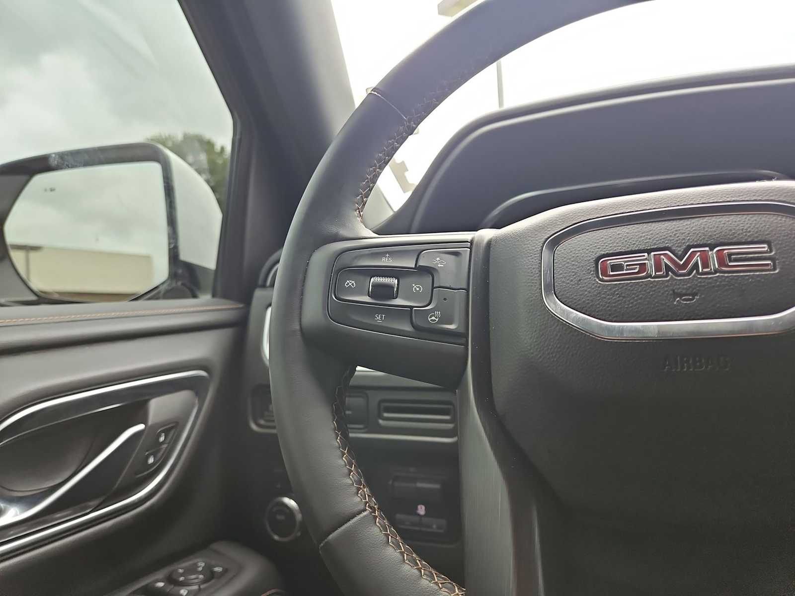 Thumbnail: 2023 GMC Yukon XL - 26