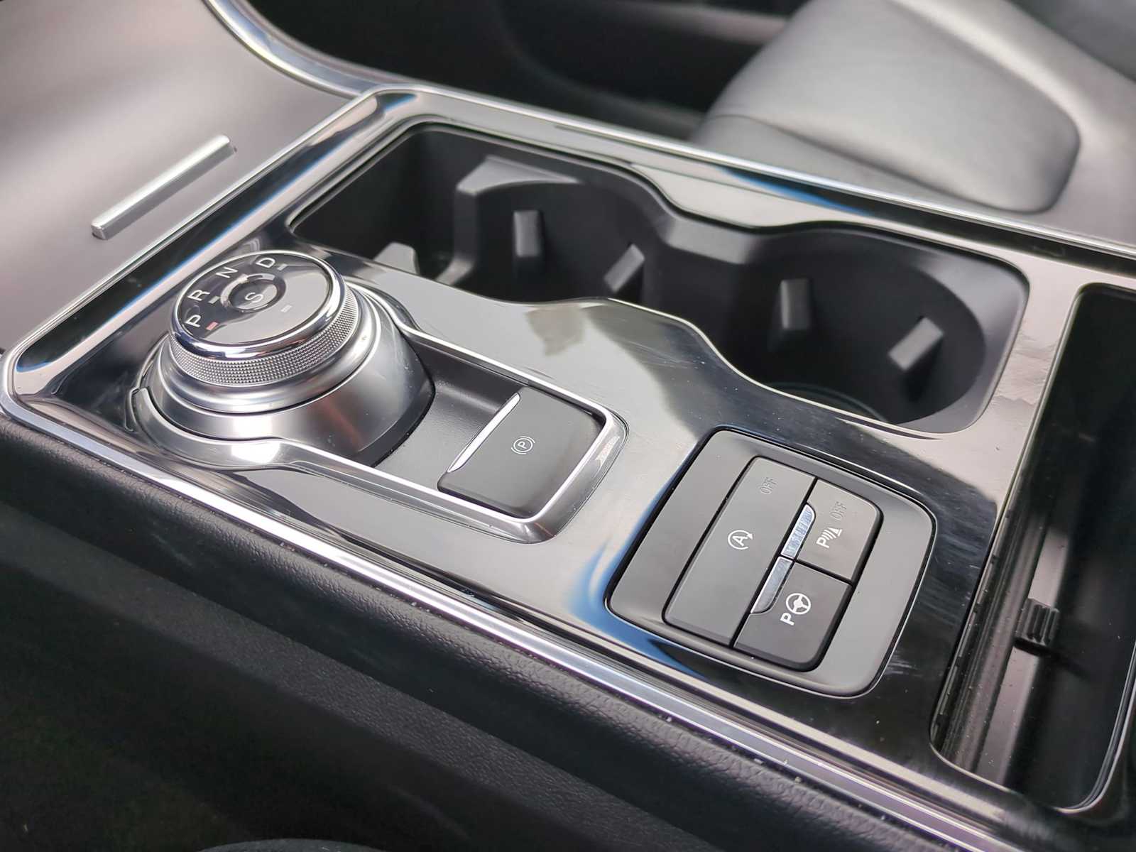 Thumbnail: 2019 Ford Edge - 35