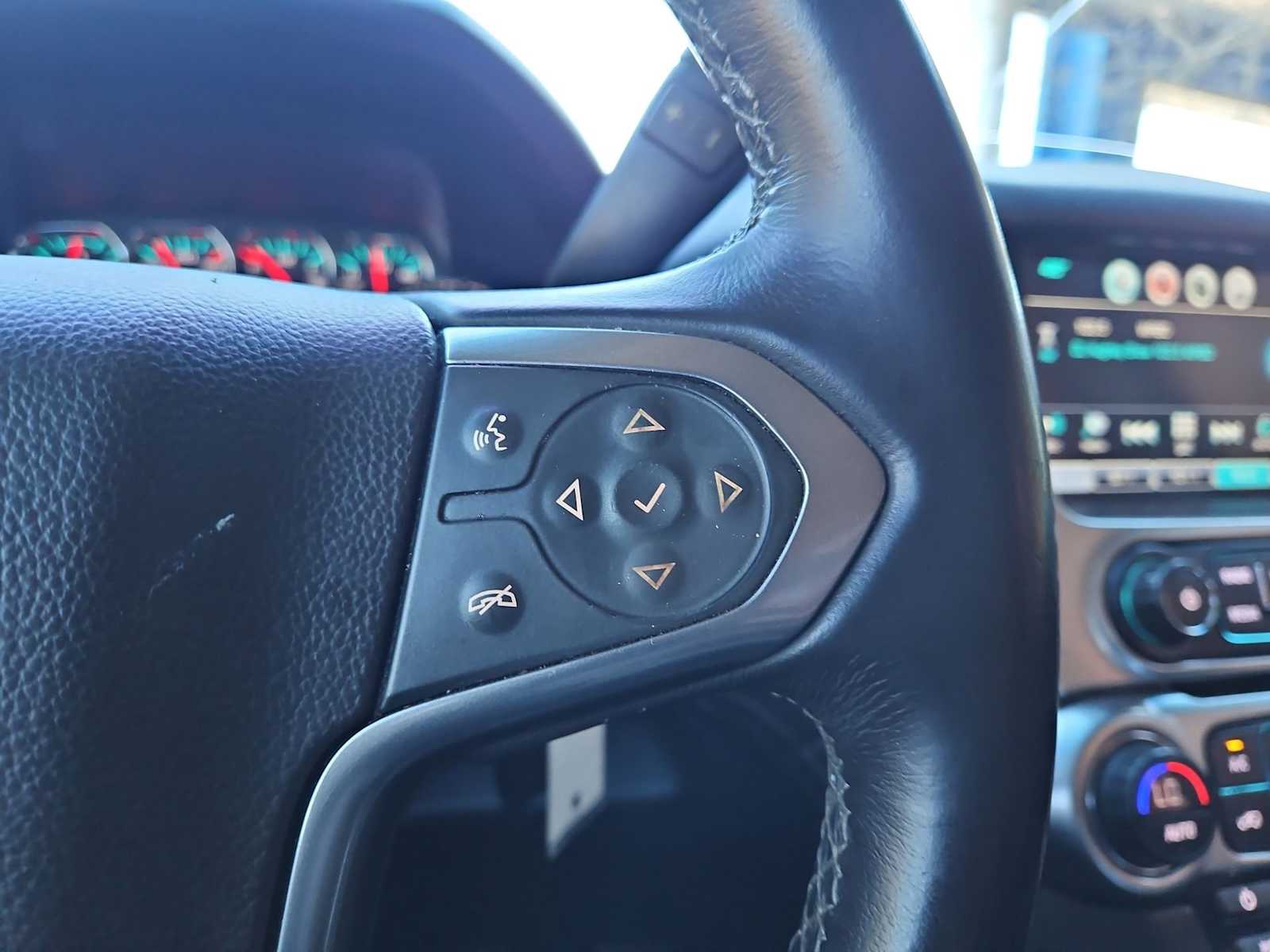 Thumbnail: 2017 Chevrolet Tahoe - 24