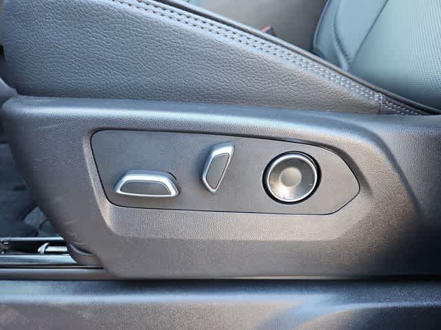 Thumbnail: 2026 GMC Sierra 2500 - 17