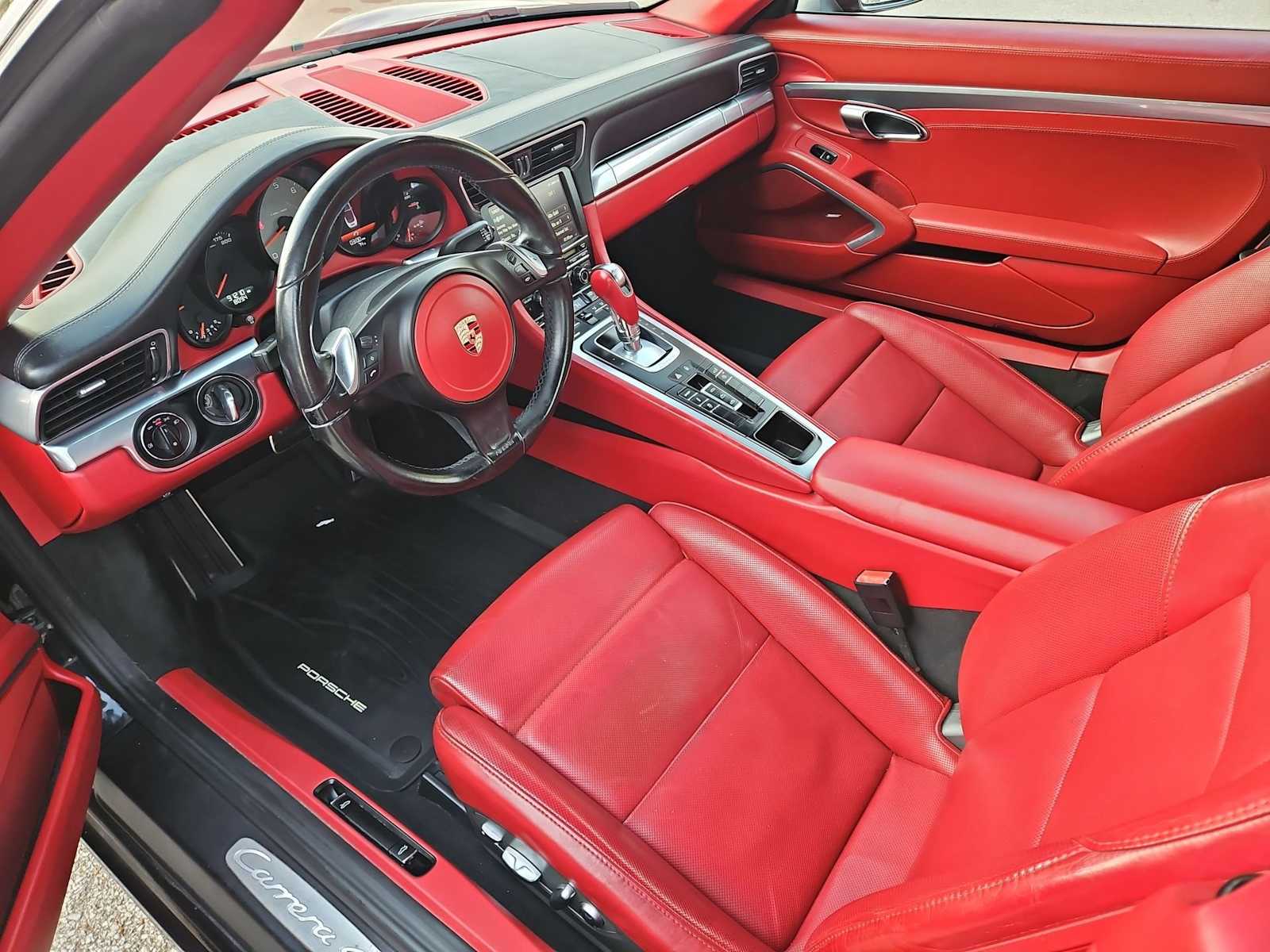 Thumbnail: 2014 Porsche 911 - 10