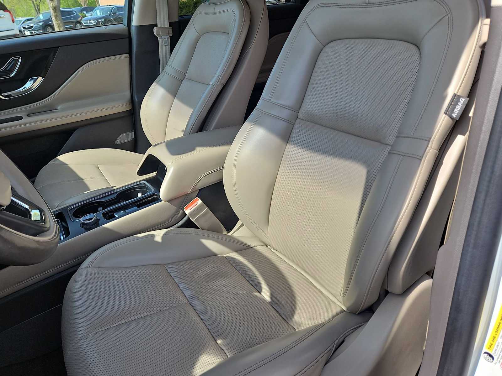 Thumbnail: 2021 Lincoln Corsair - 17