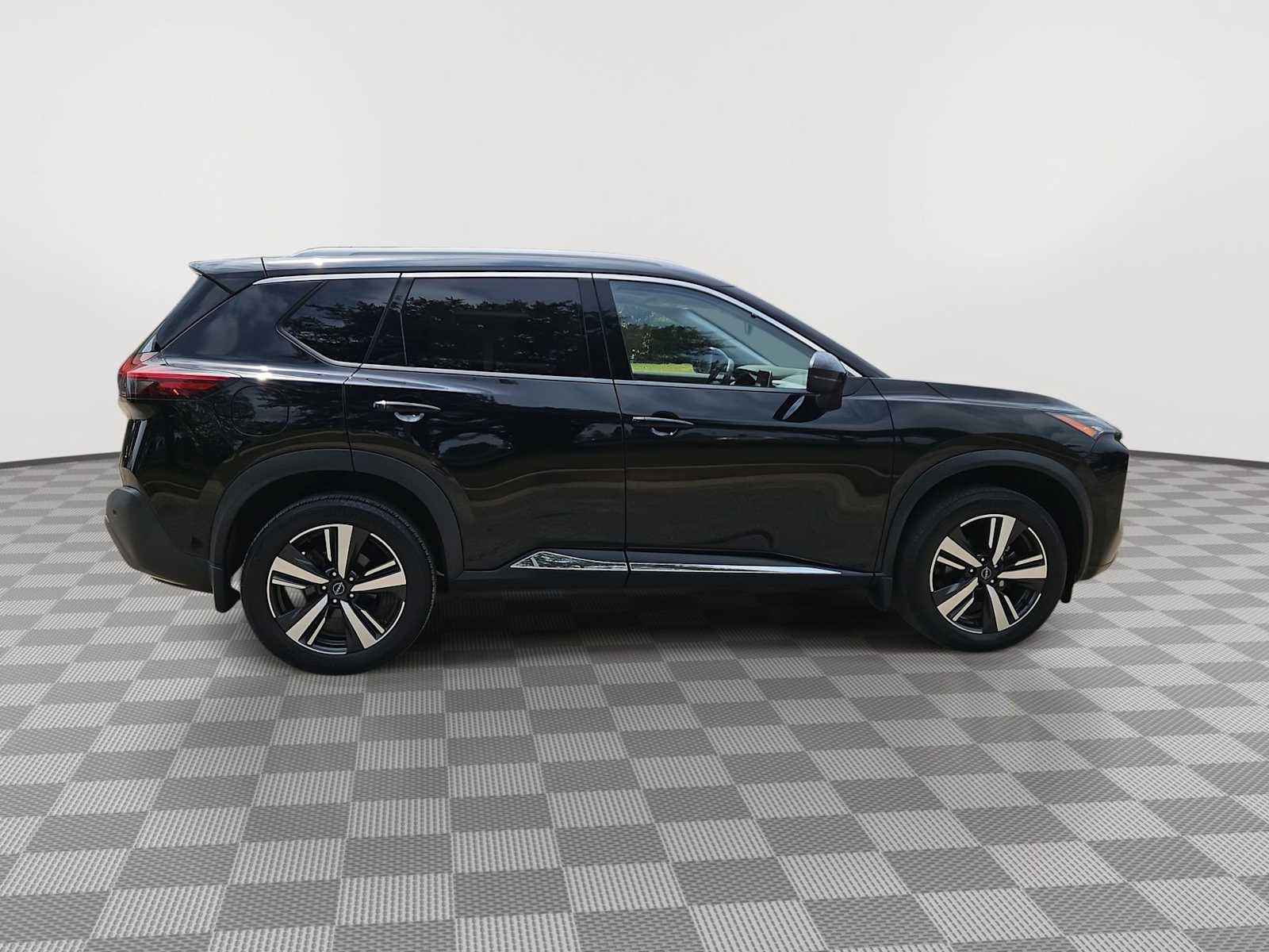 Thumbnail: 2023 Nissan Rogue - 16