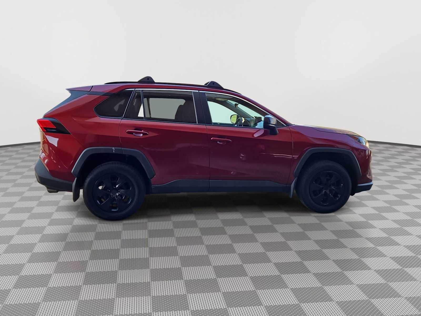 Thumbnail: 2021 Toyota RAV4 - 9