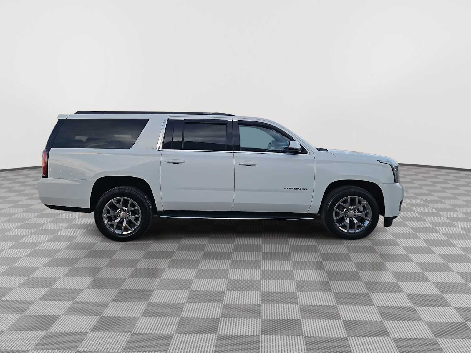 Thumbnail: 2018 GMC Yukon XL - 9