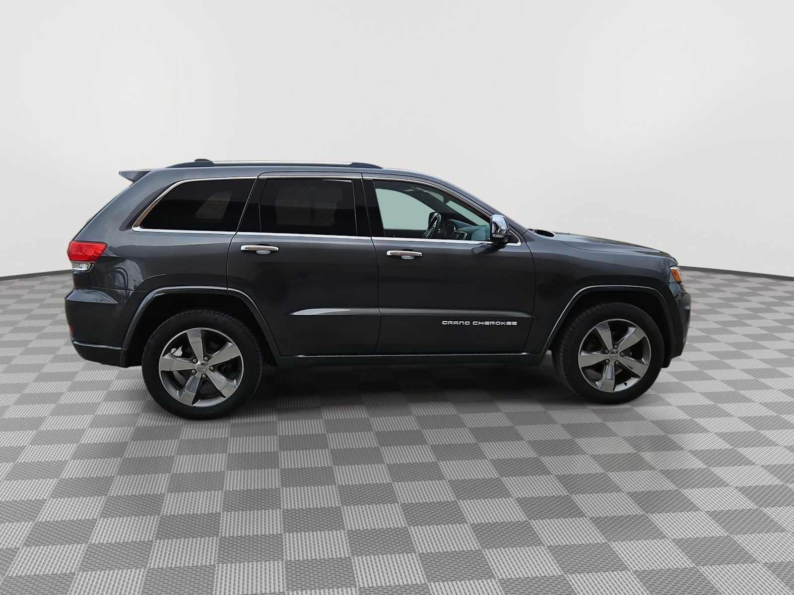 Thumbnail: 2015 Jeep Grand Cherokee - 9
