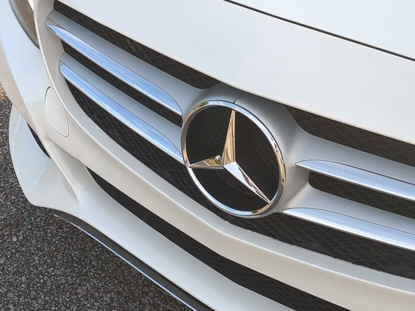 Thumbnail: 2015 Mercedes-Benz C-Class - 11