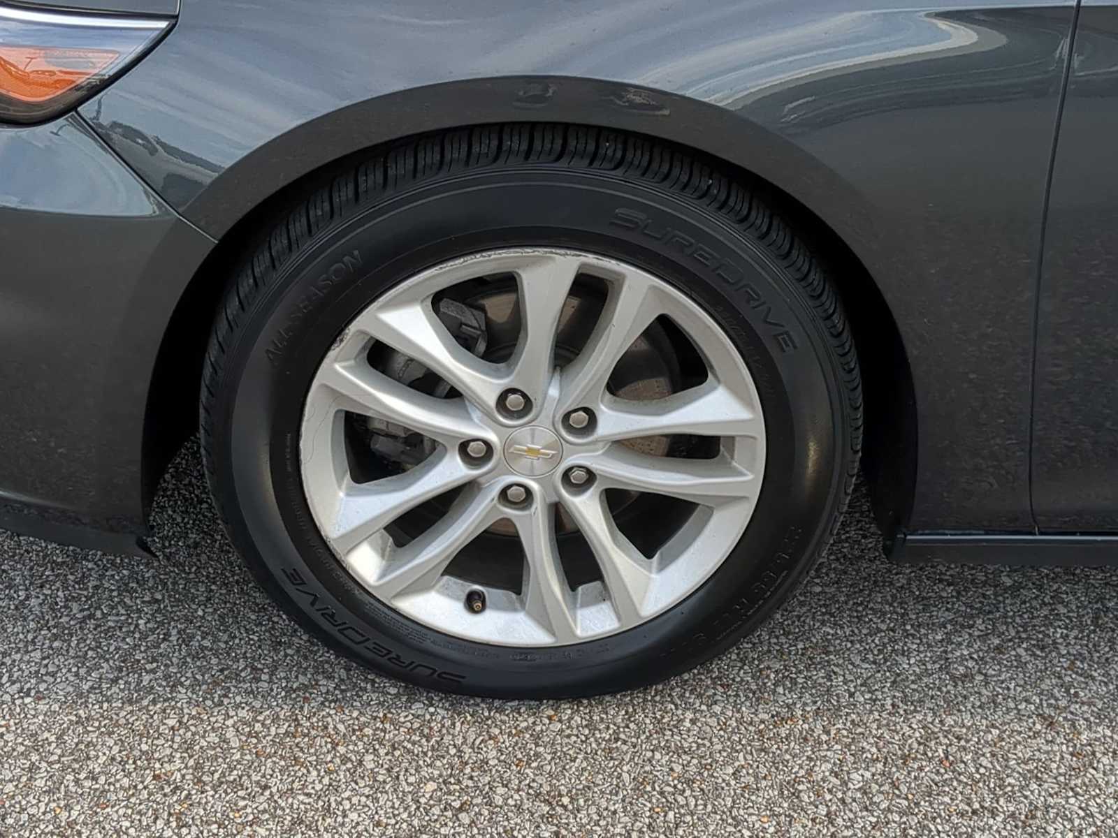 Thumbnail: 2016 Chevrolet Malibu - 14