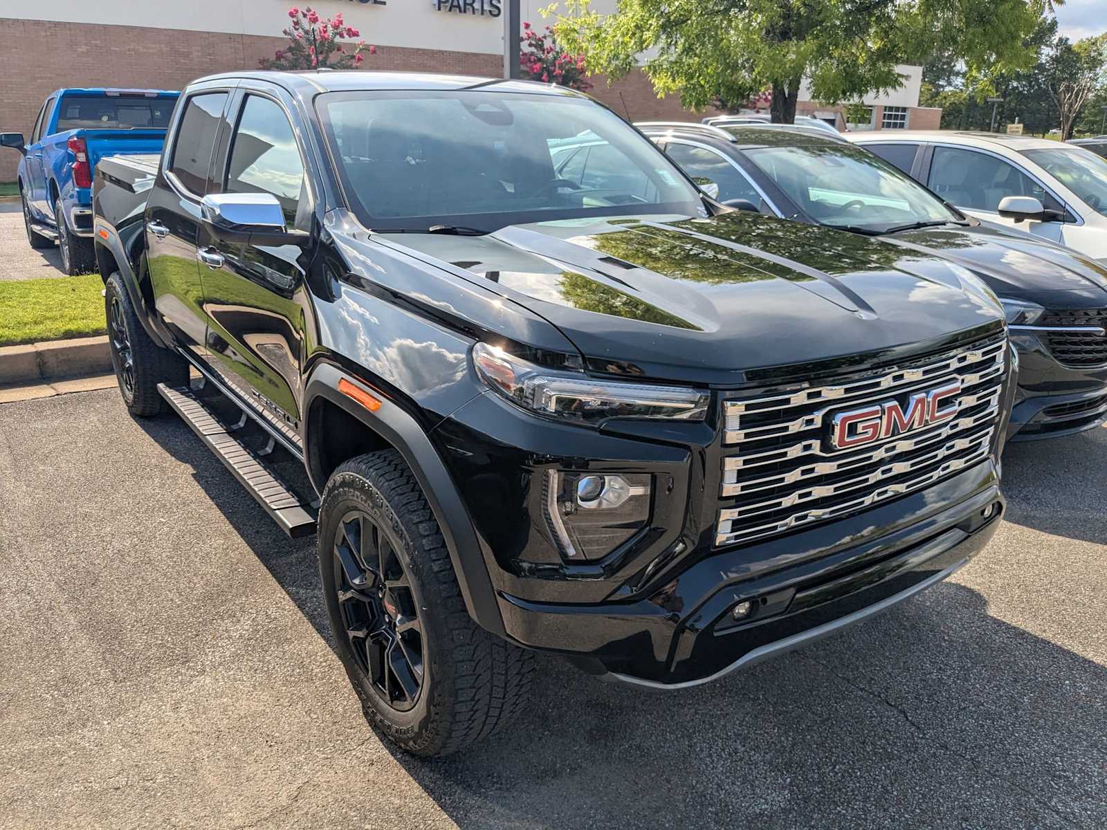Thumbnail: 2023 GMC Canyon - 3