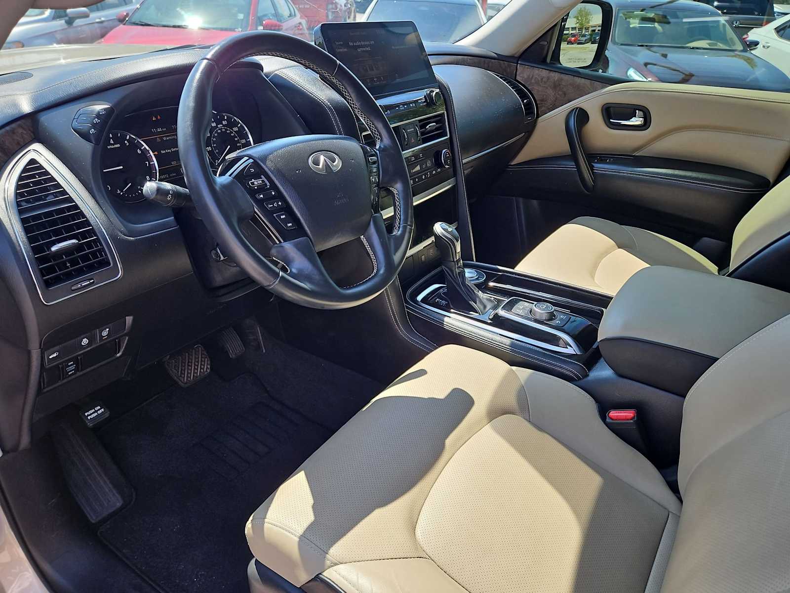 Thumbnail: 2022 INFINITI QX80 - 10