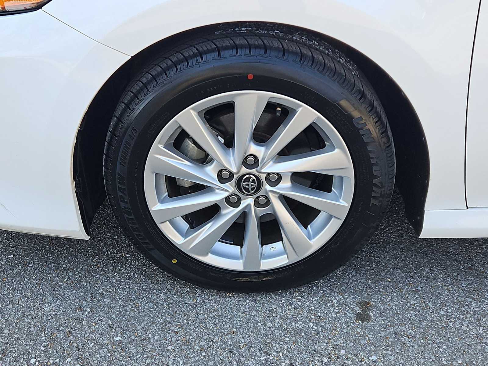 Thumbnail: 2022 Toyota Camry - 14