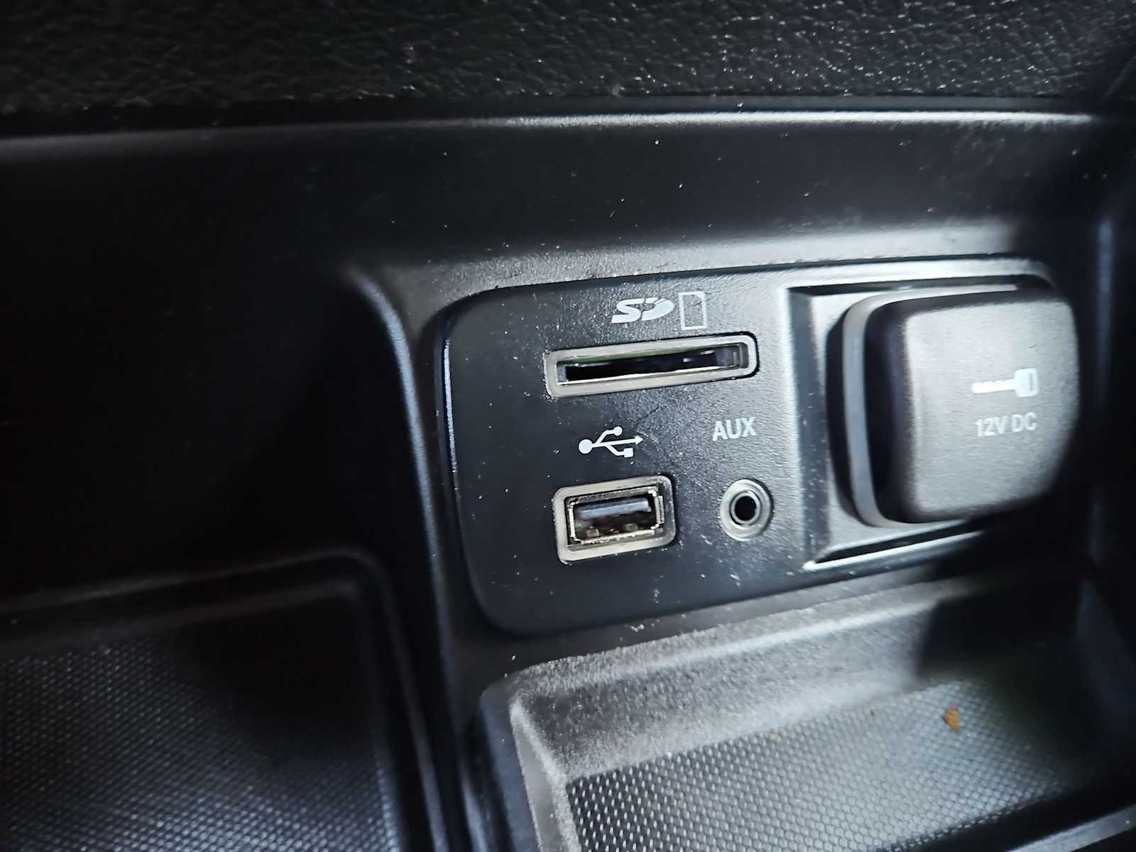 Thumbnail: 2015 Jeep Cherokee - 29