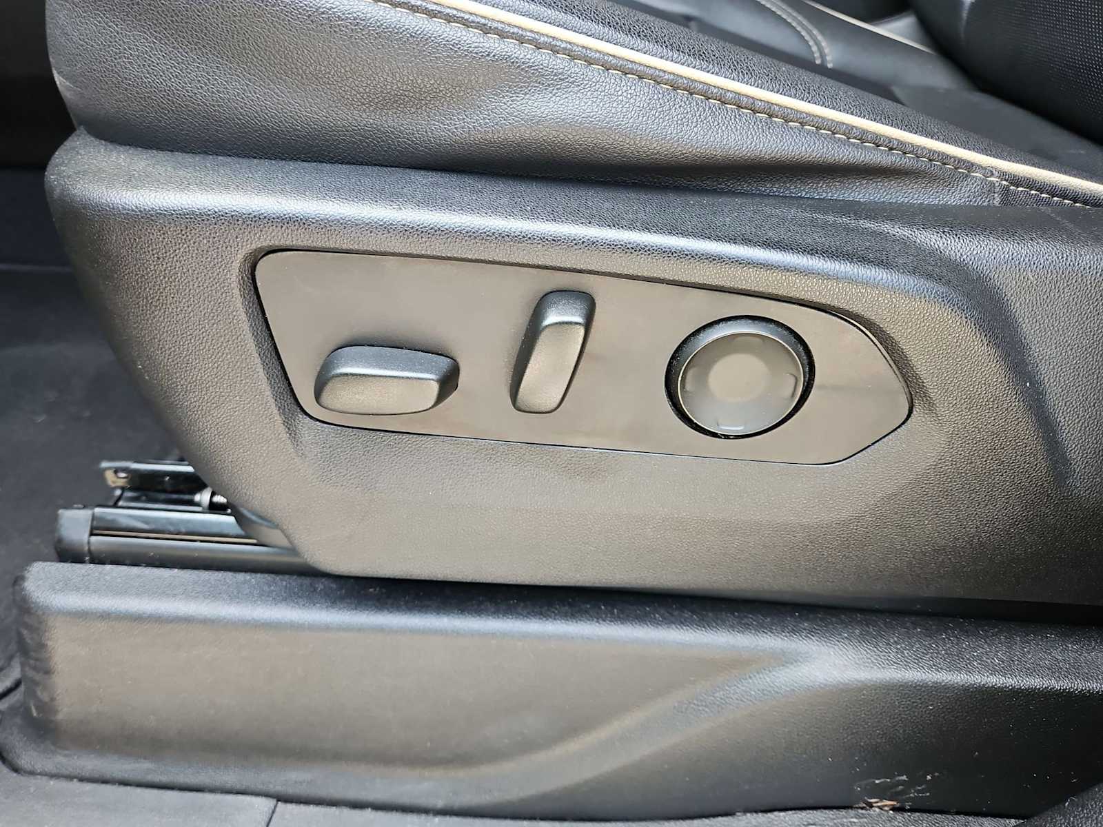 Thumbnail: 2023 Chevrolet Suburban - 18