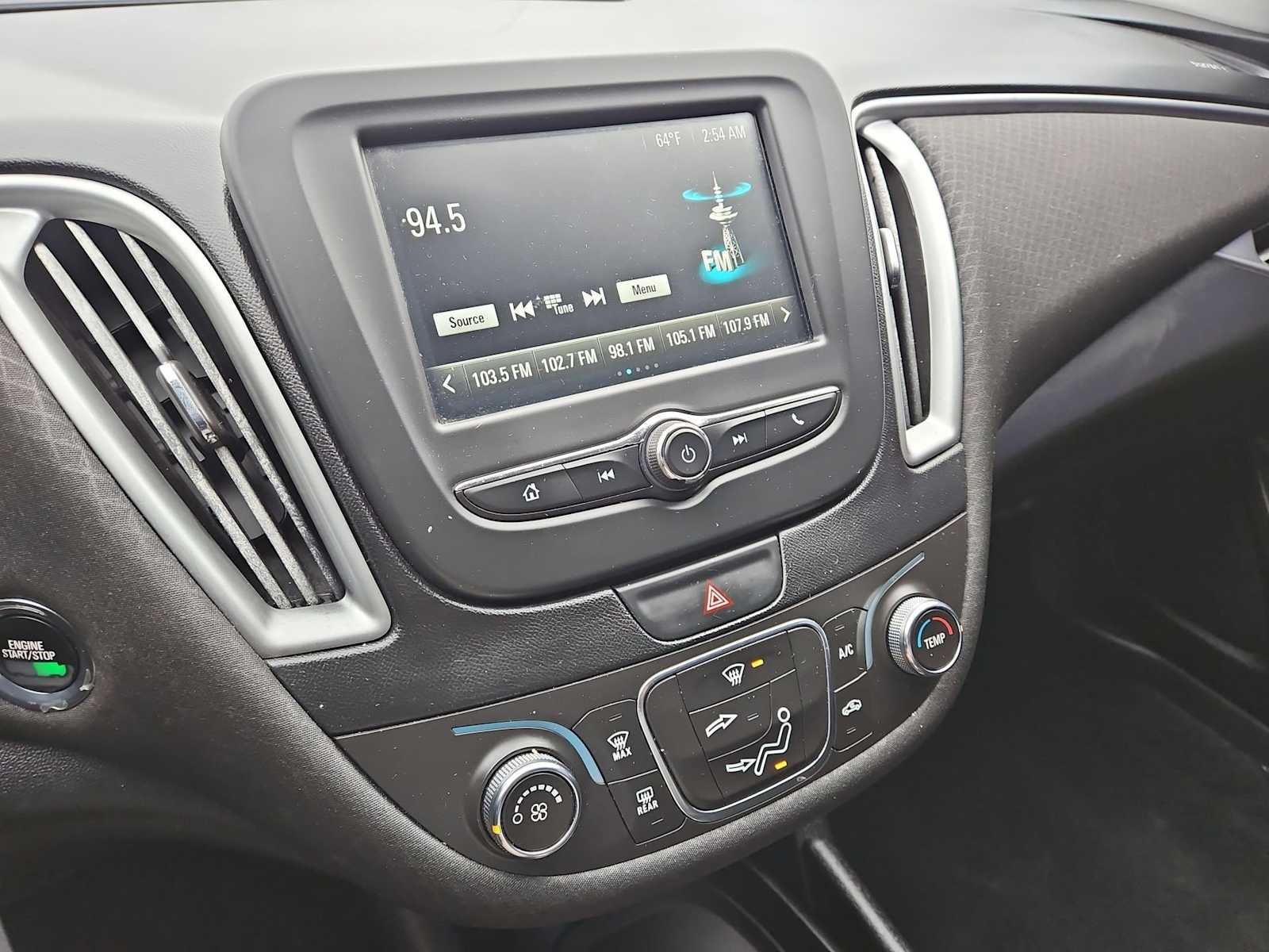 Thumbnail: 2017 Chevrolet Malibu - 29