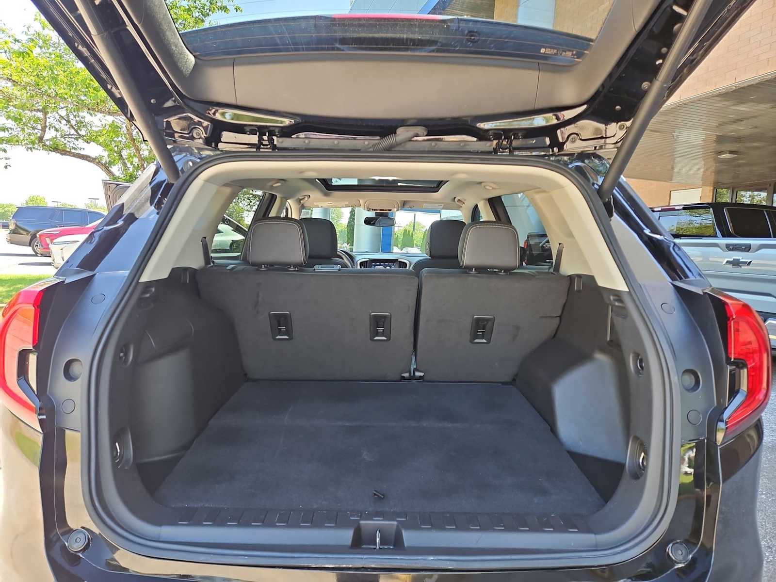 Thumbnail: 2024 GMC Terrain - 37