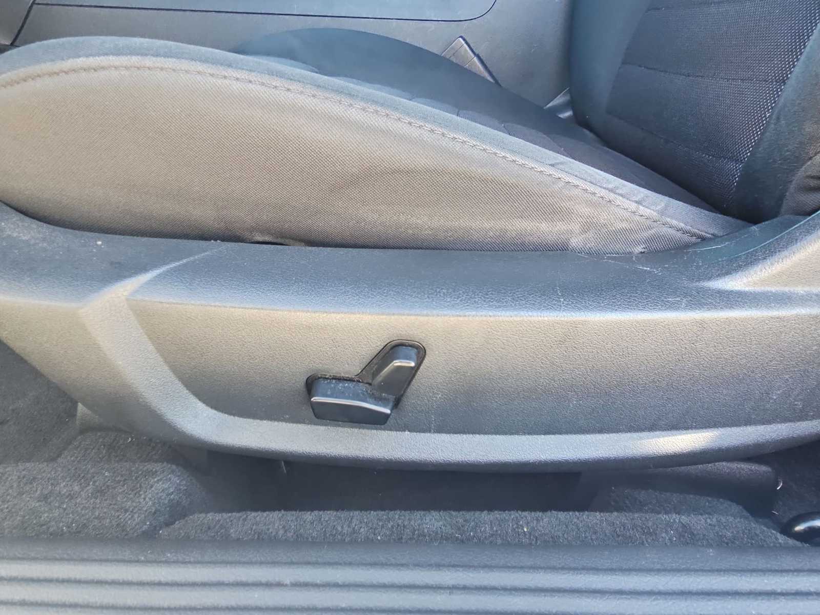 Thumbnail: 2010 Dodge Challenger - 18