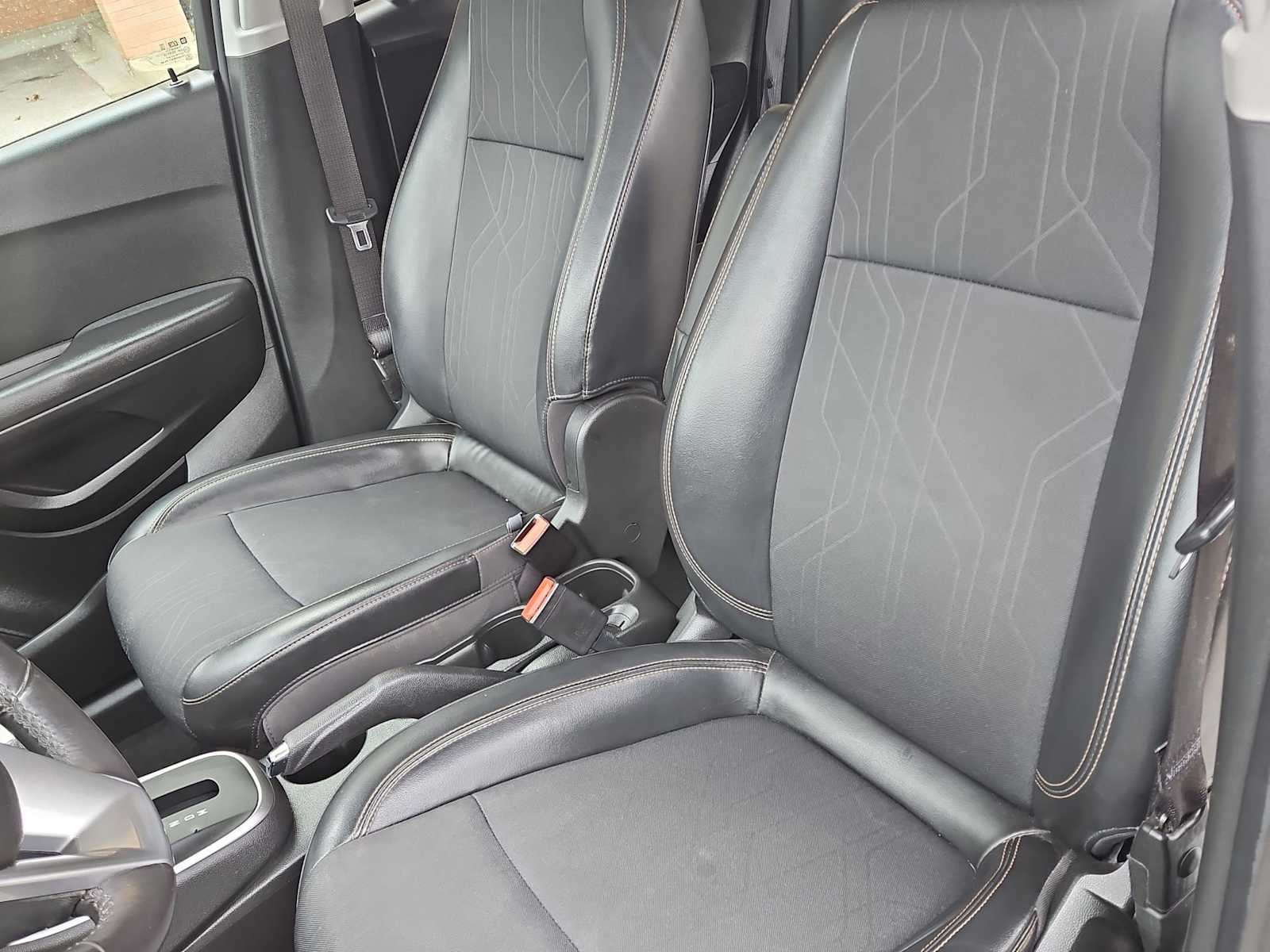 Thumbnail: 2017 Chevrolet Trax - 16