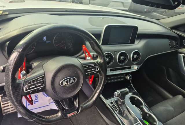 Thumbnail: 2020 Kia Stinger - 3