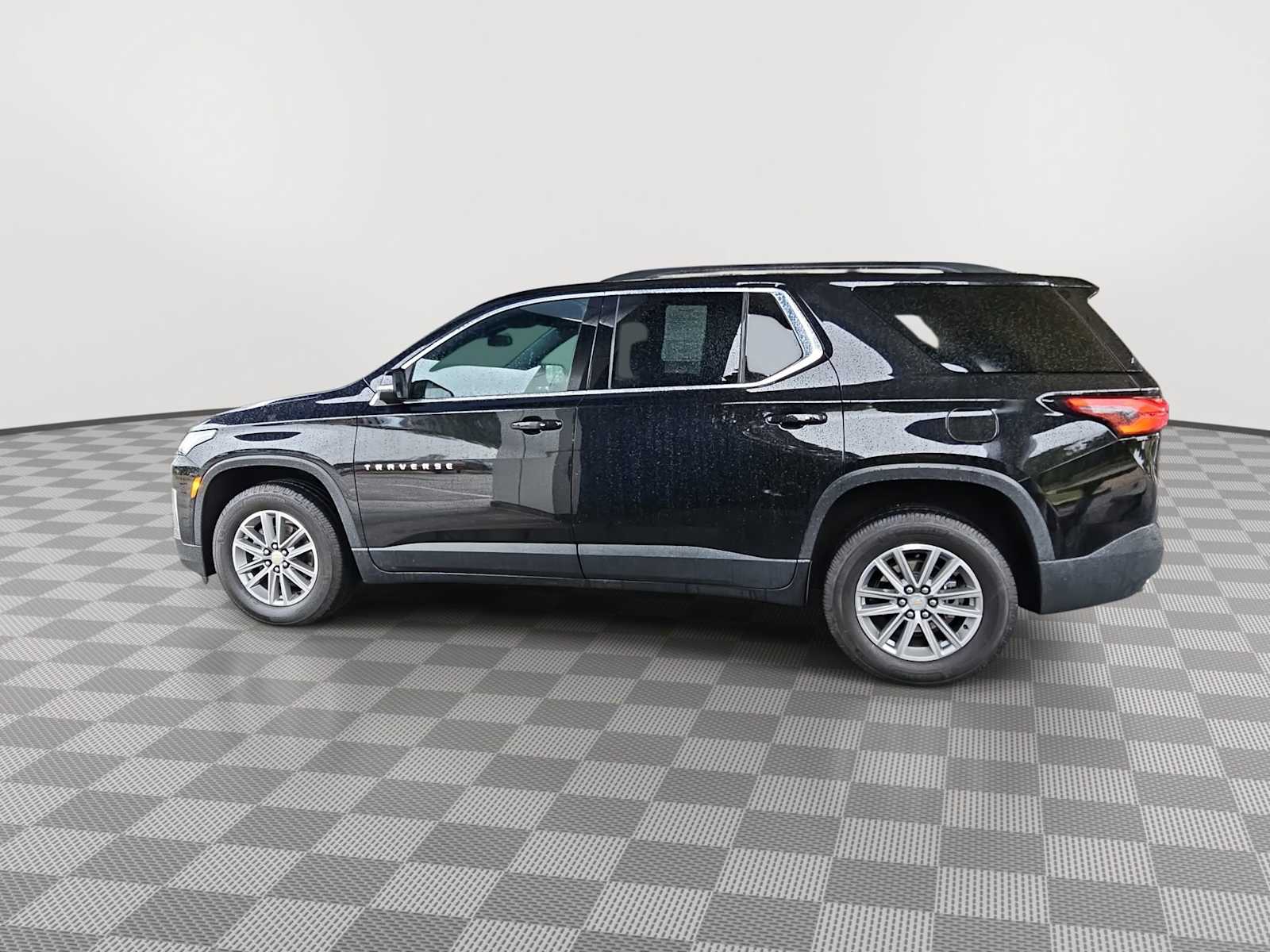 Thumbnail: 2023 Chevrolet Traverse - 5