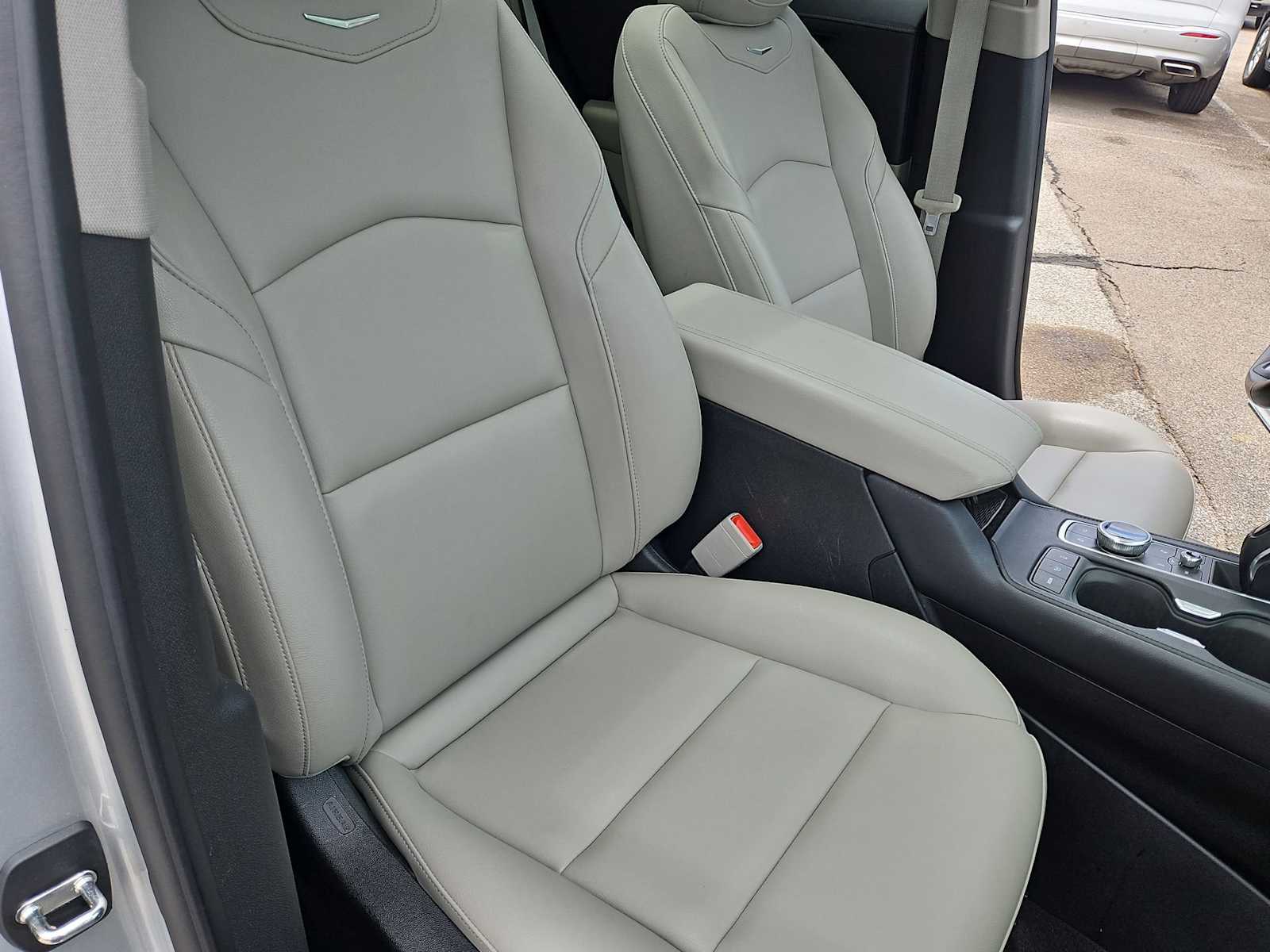 Thumbnail: 2019 Cadillac XT4 - 24