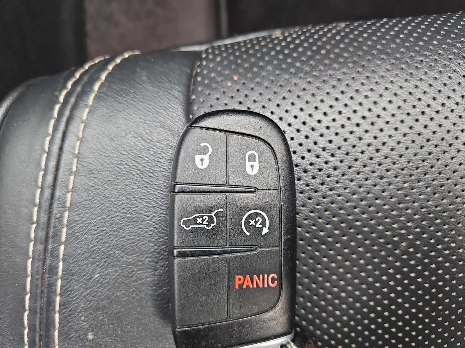 Thumbnail: 2015 Jeep Grand Cherokee - 37