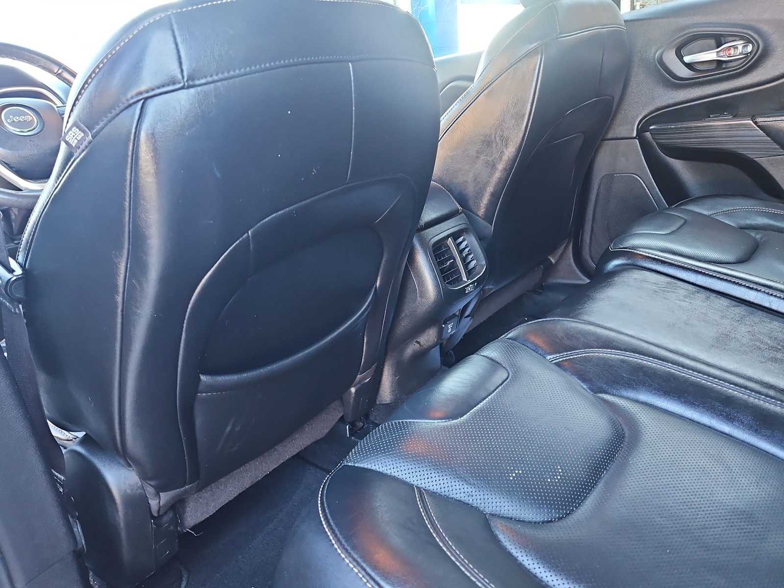 Thumbnail: 2015 Jeep Cherokee - 17