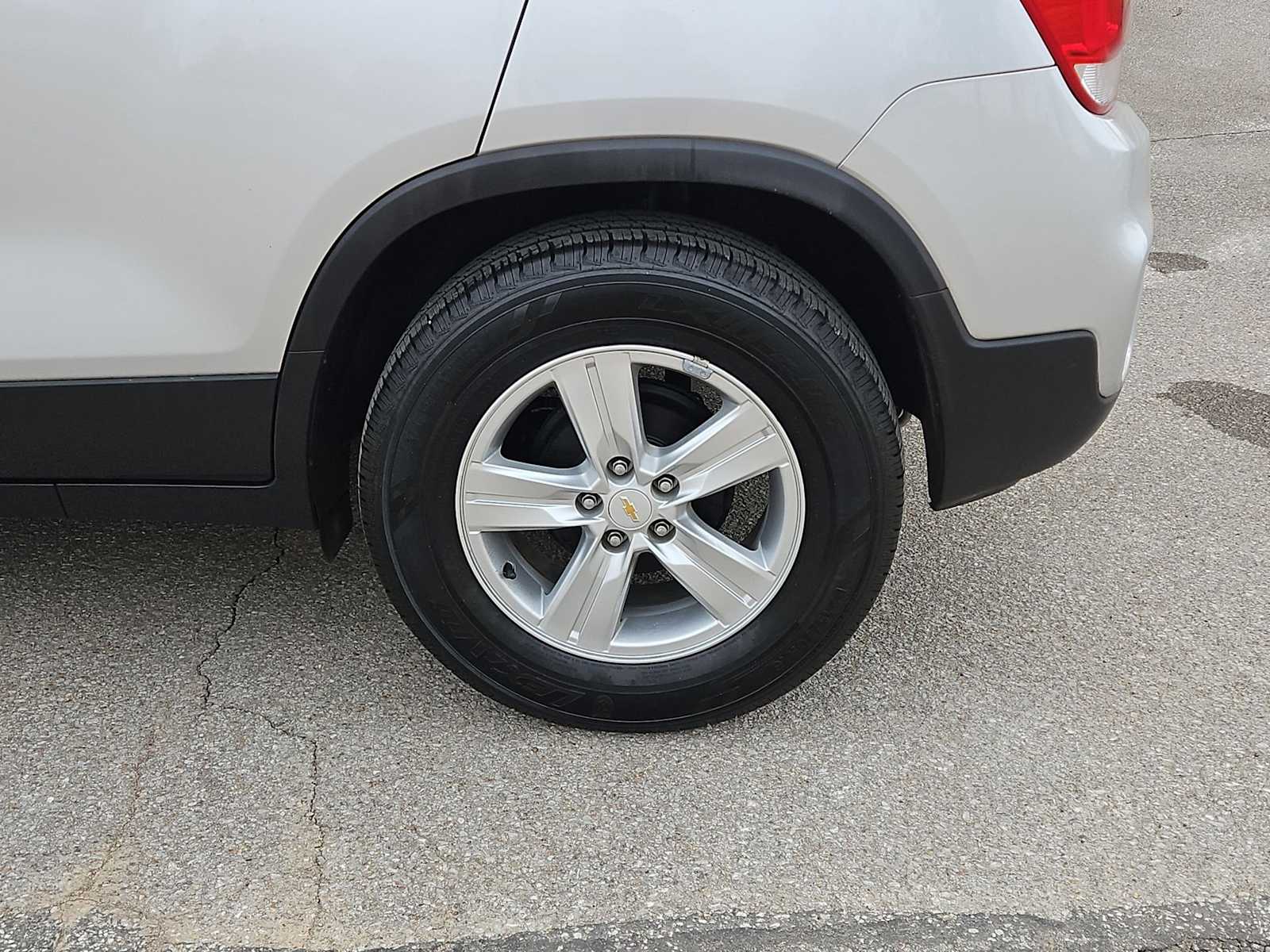 Thumbnail: 2017 Chevrolet Trax - 13