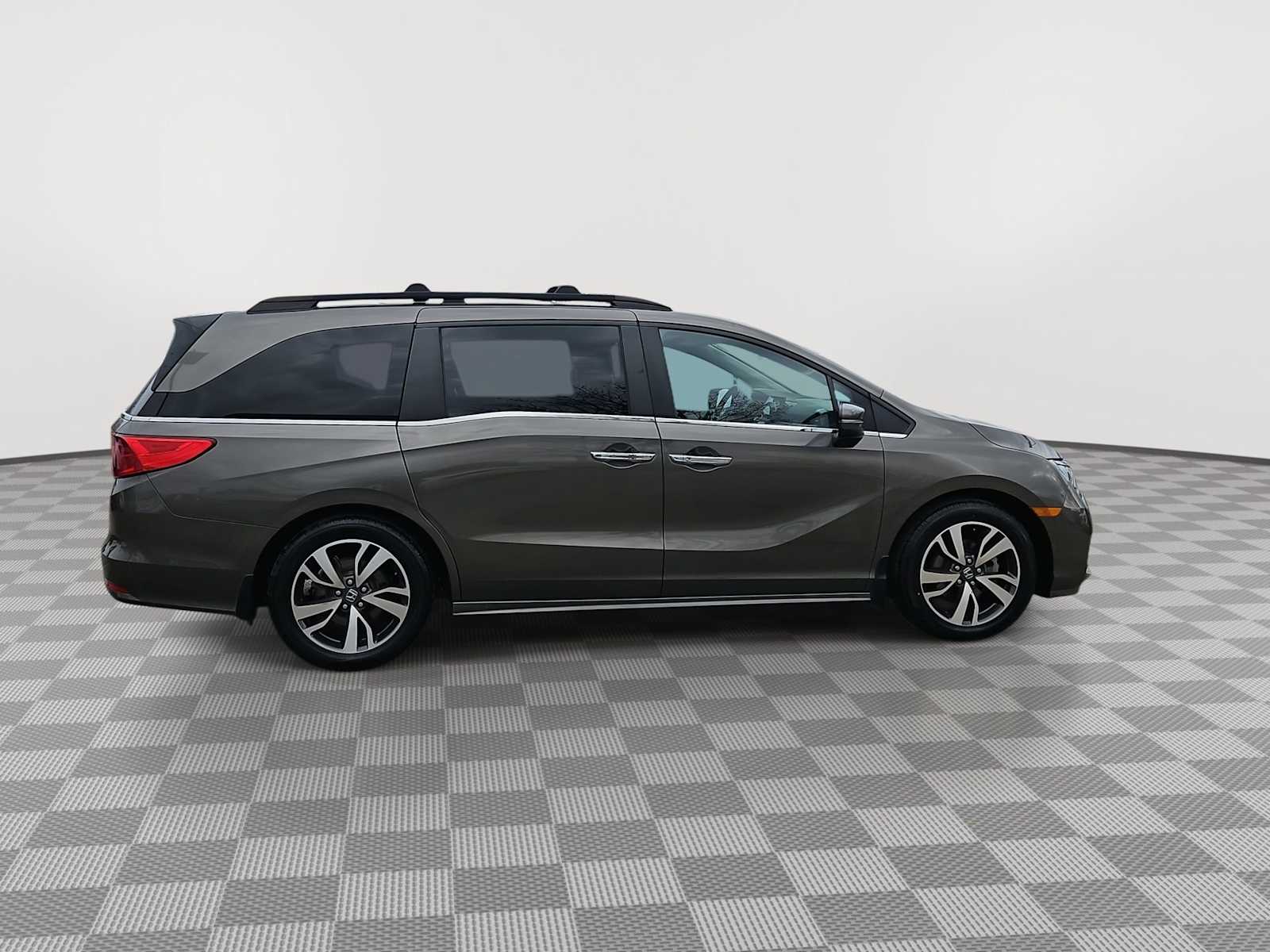 Thumbnail: 2022 Honda Odyssey - 9