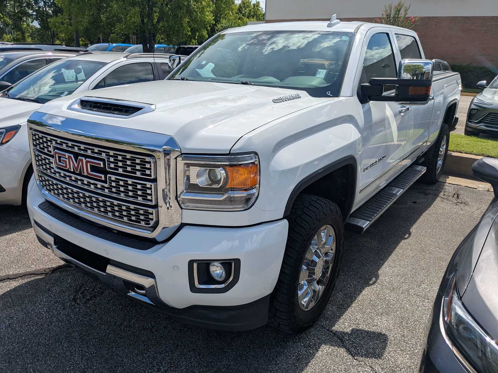 Thumbnail: 2019 GMC Sierra 2500 - 1