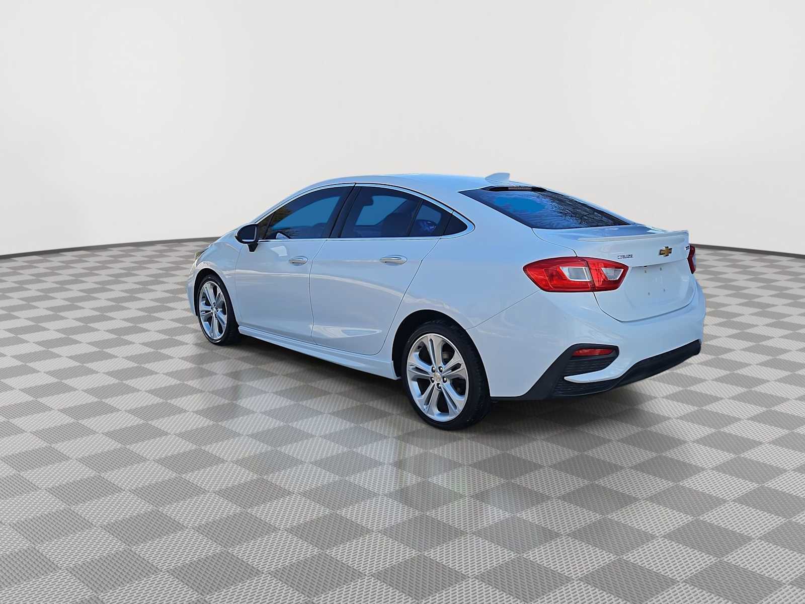 Thumbnail: 2016 Chevrolet Cruze - 6