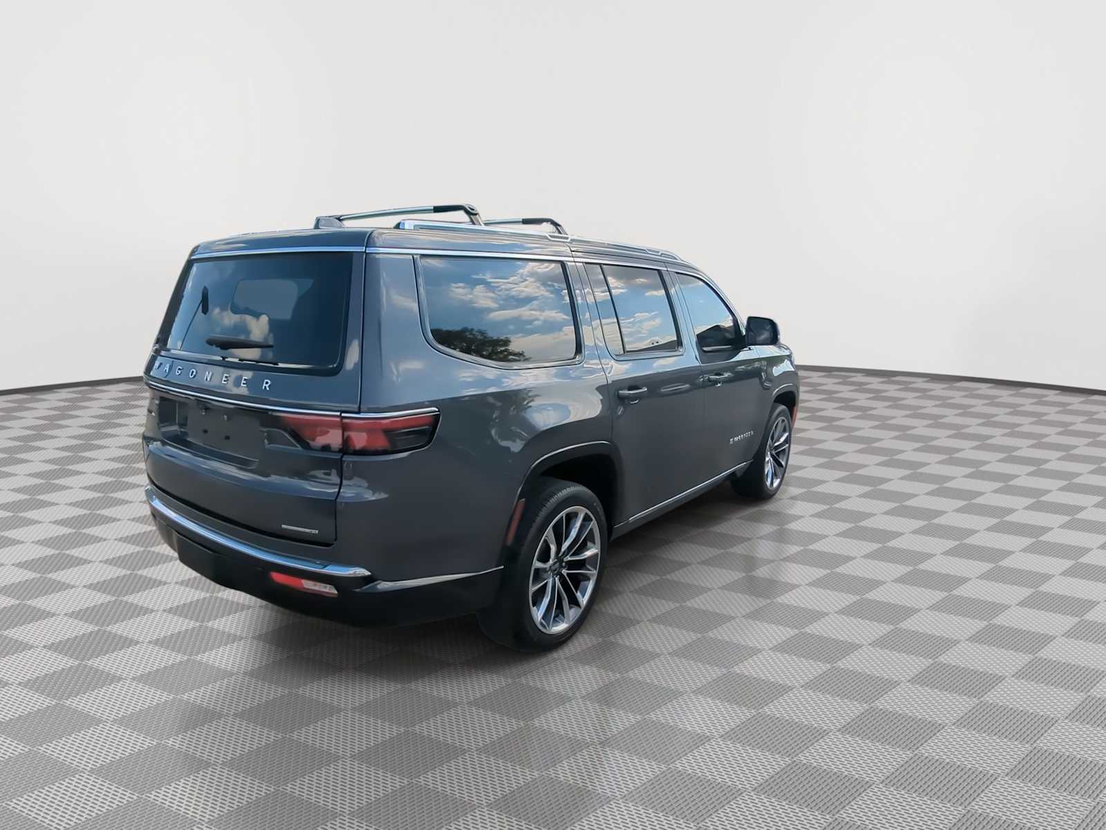 Thumbnail: 2022 Jeep Wagoneer - 8