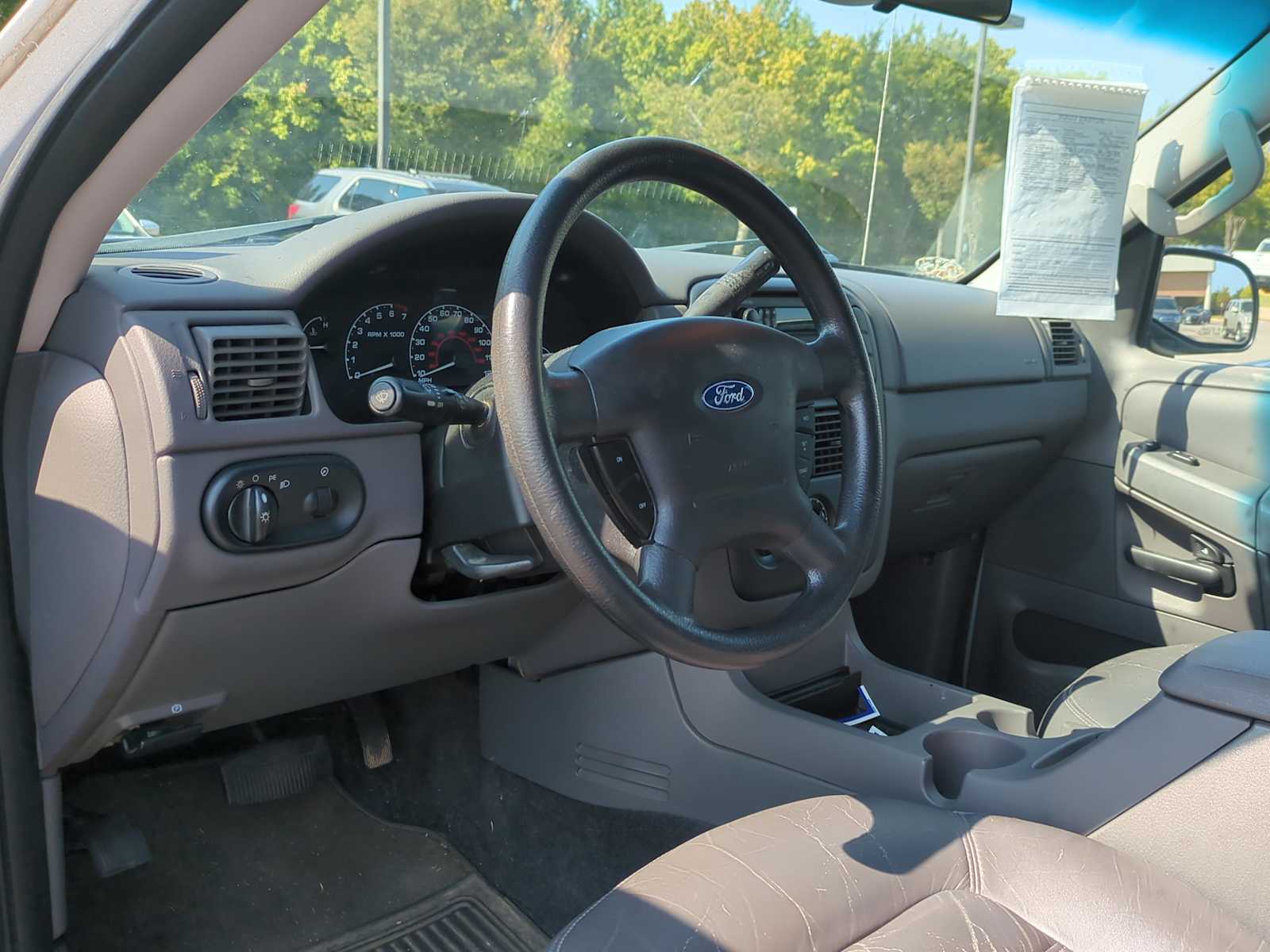 2002 Ford Explorer XLT 3