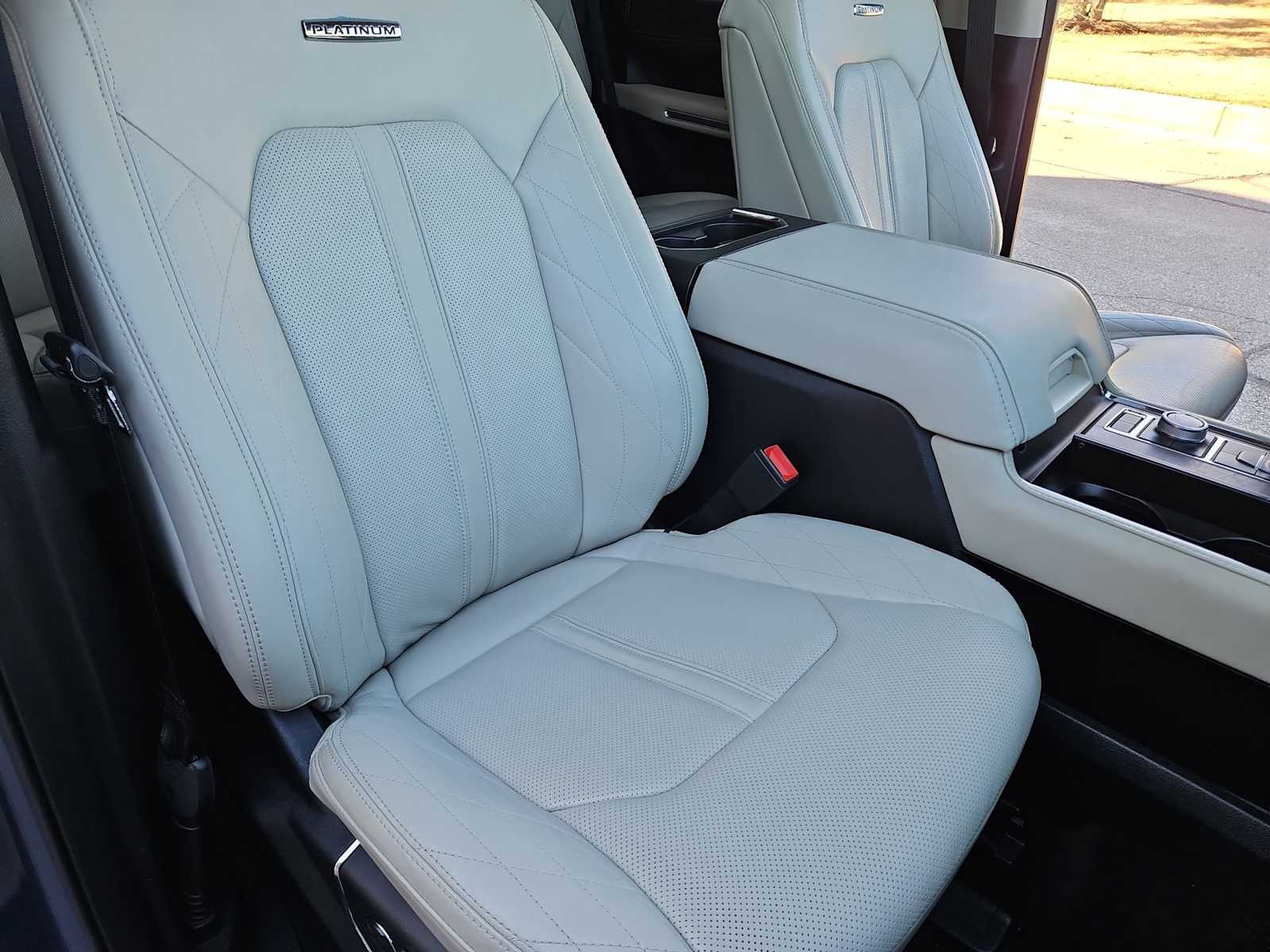 Thumbnail: 2020 Ford Expedition - 23