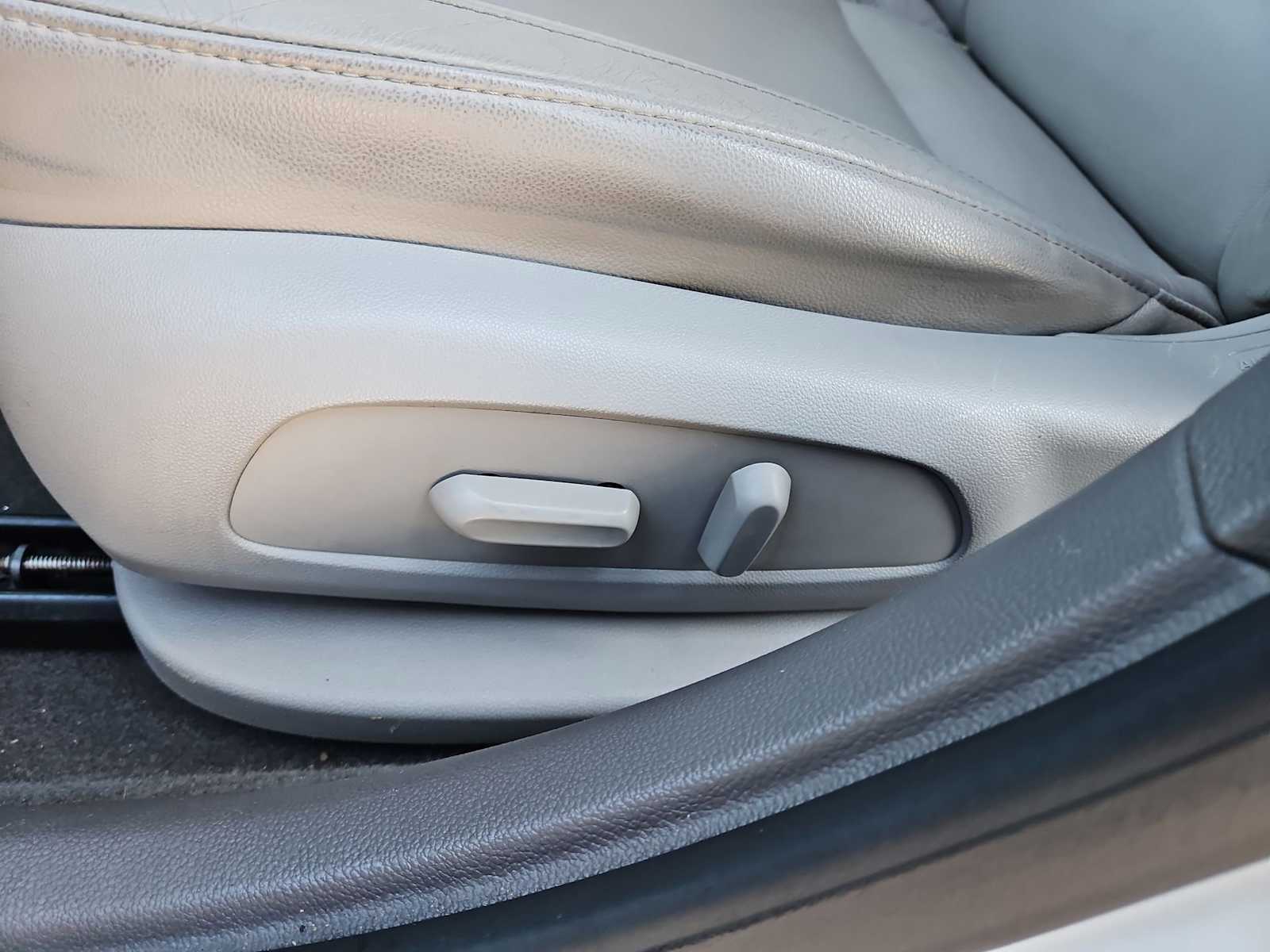 Thumbnail: 2016 Chevrolet Cruze - 18