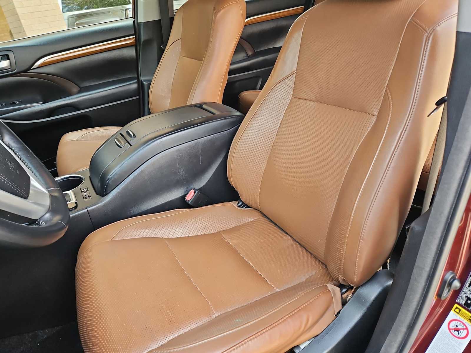 Thumbnail: 2018 Toyota Highlander - 17