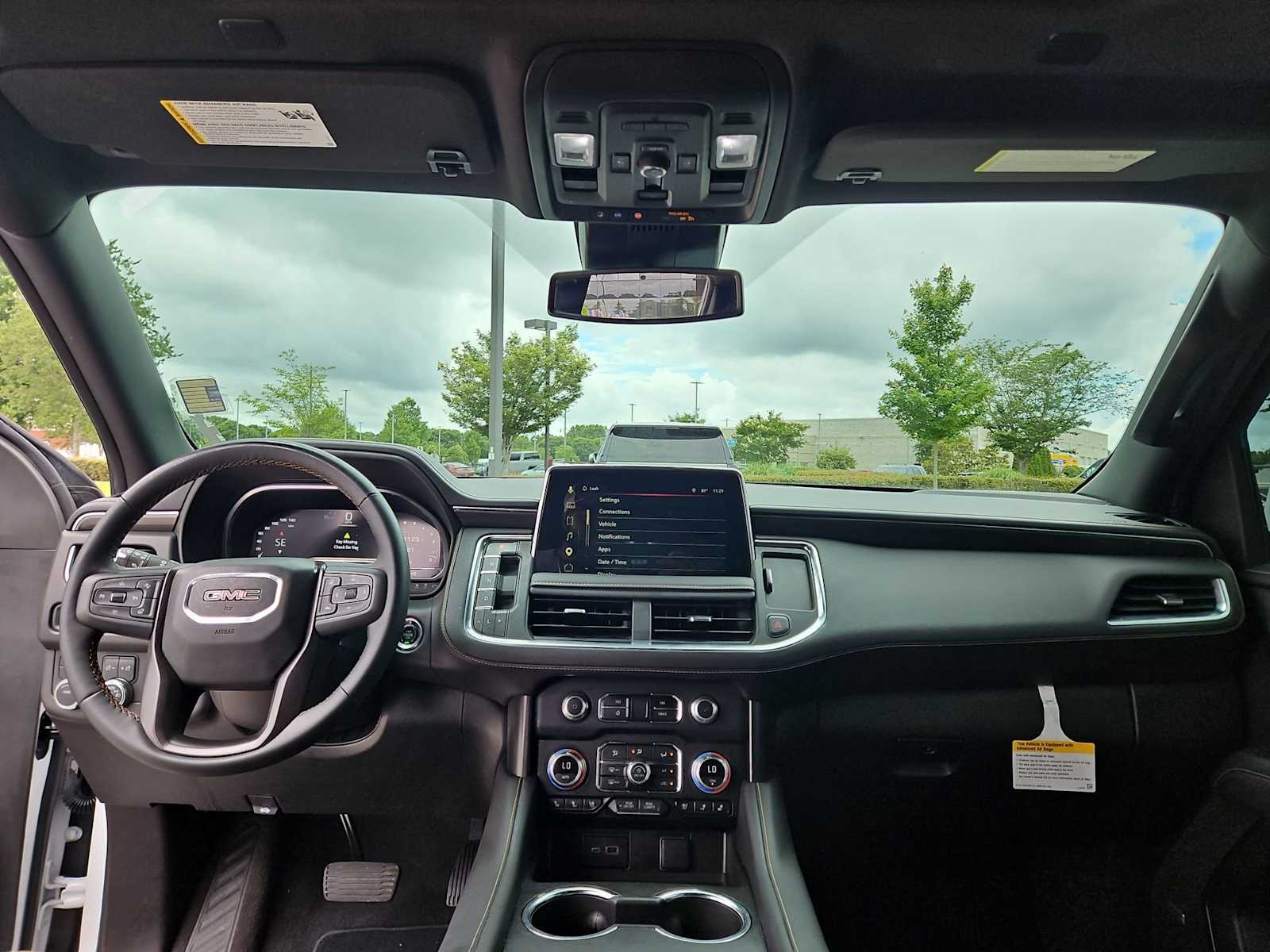 Thumbnail: 2023 GMC Yukon XL - 16