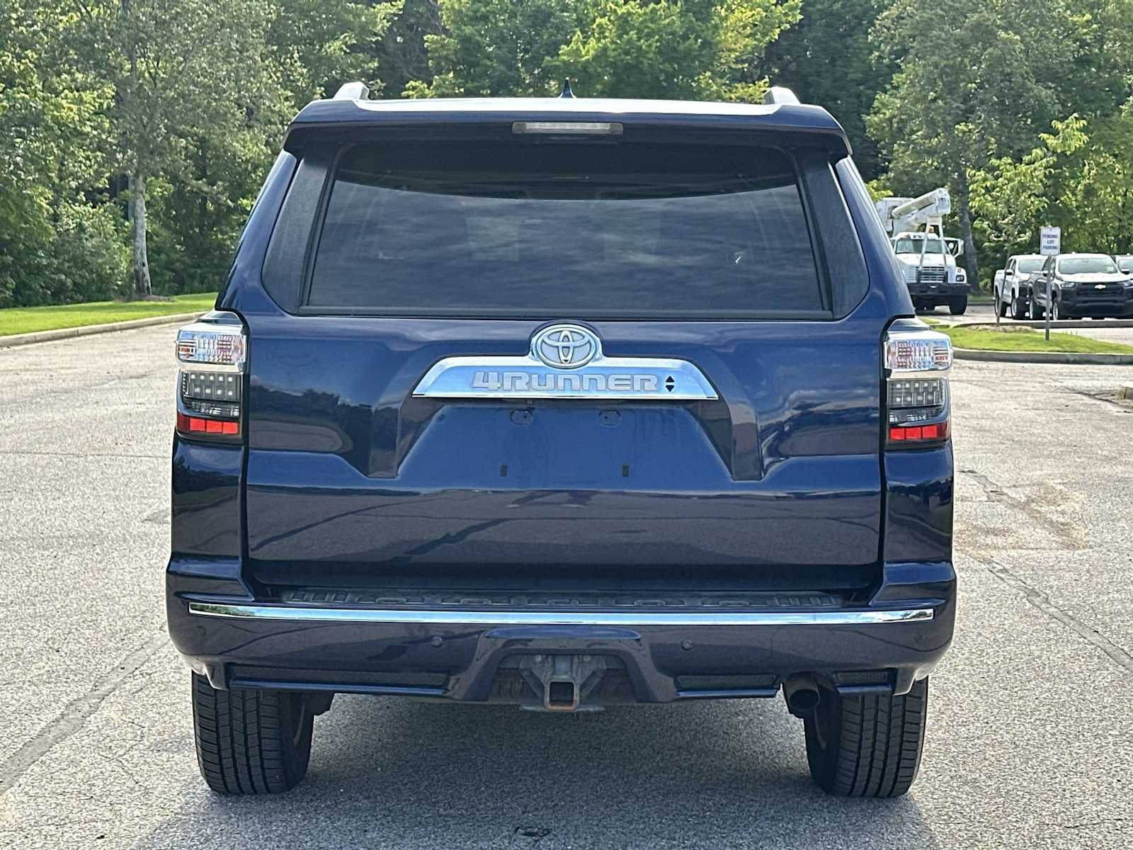Thumbnail: 2015 Toyota 4Runner - 13