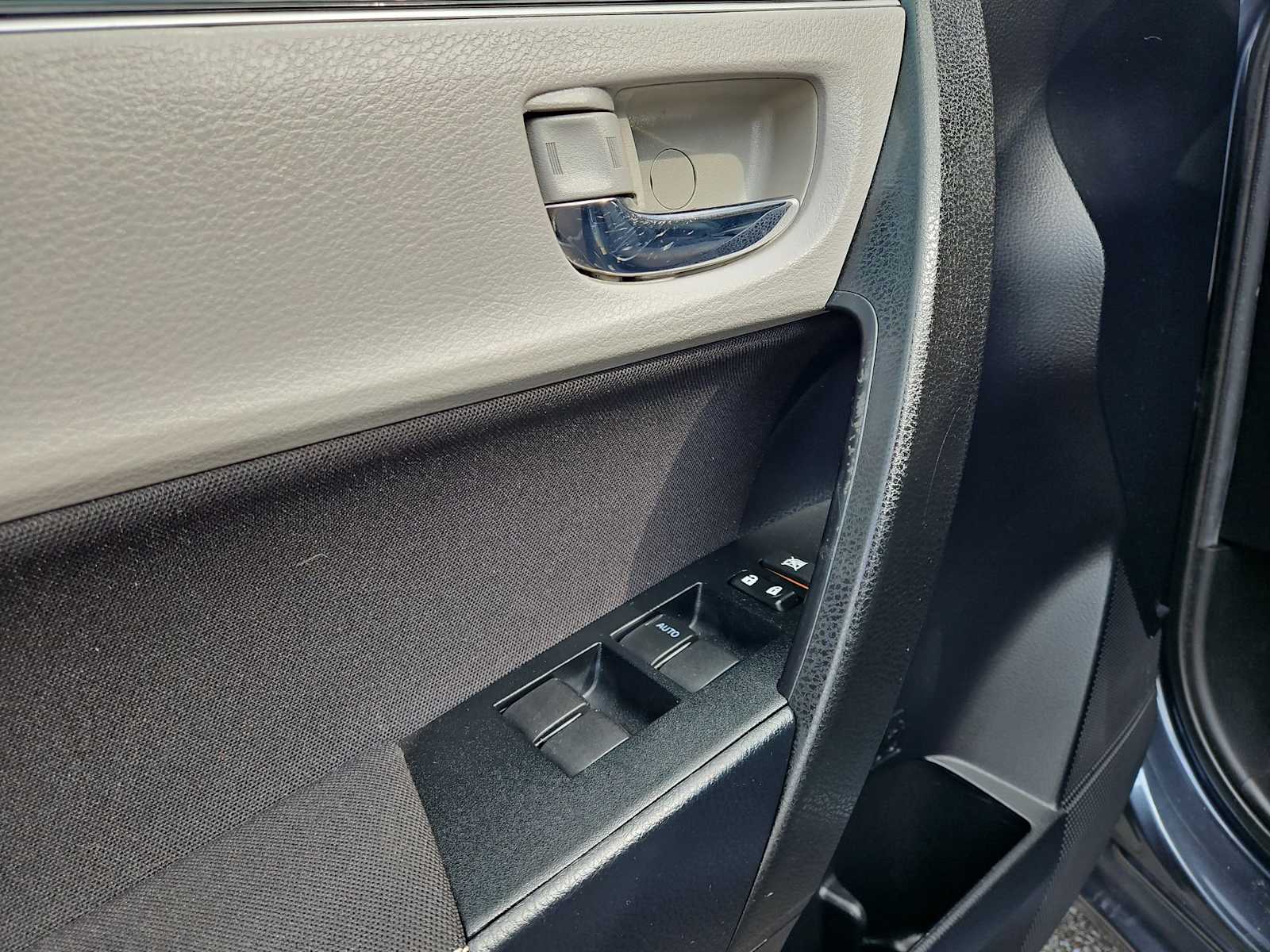 Thumbnail: 2019 Toyota Corolla - 17