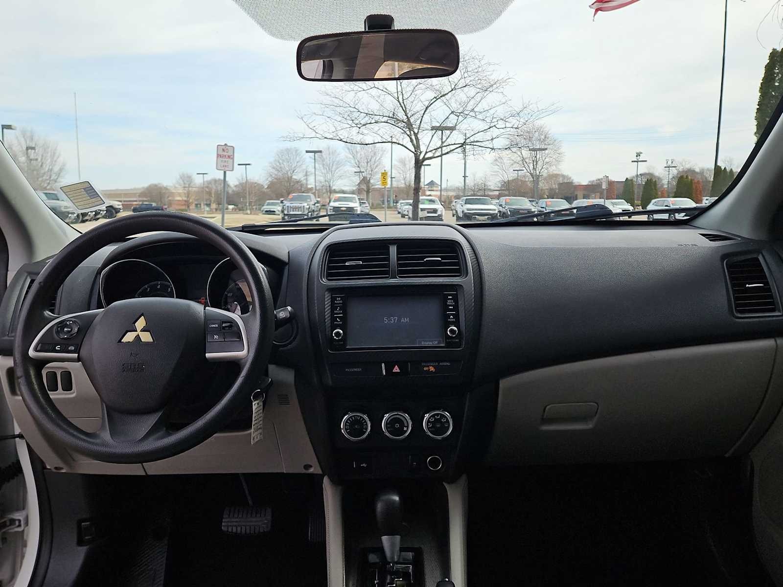 Thumbnail: 2019 Mitsubishi Outlander Sport - 15