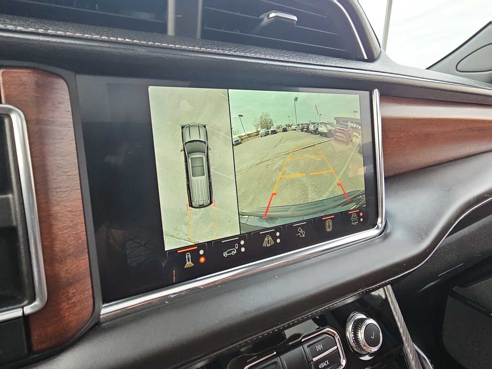 Thumbnail: 2023 GMC Yukon - 31