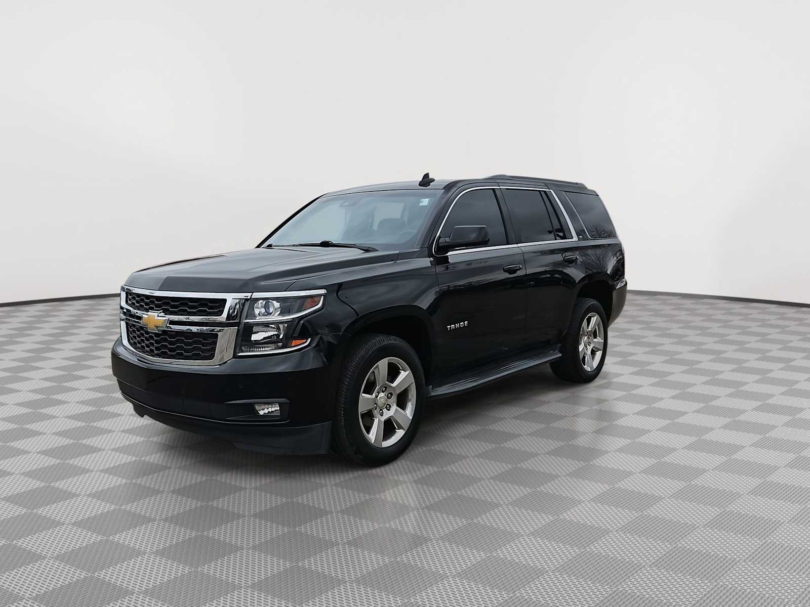Thumbnail: 2016 Chevrolet Tahoe - 4
