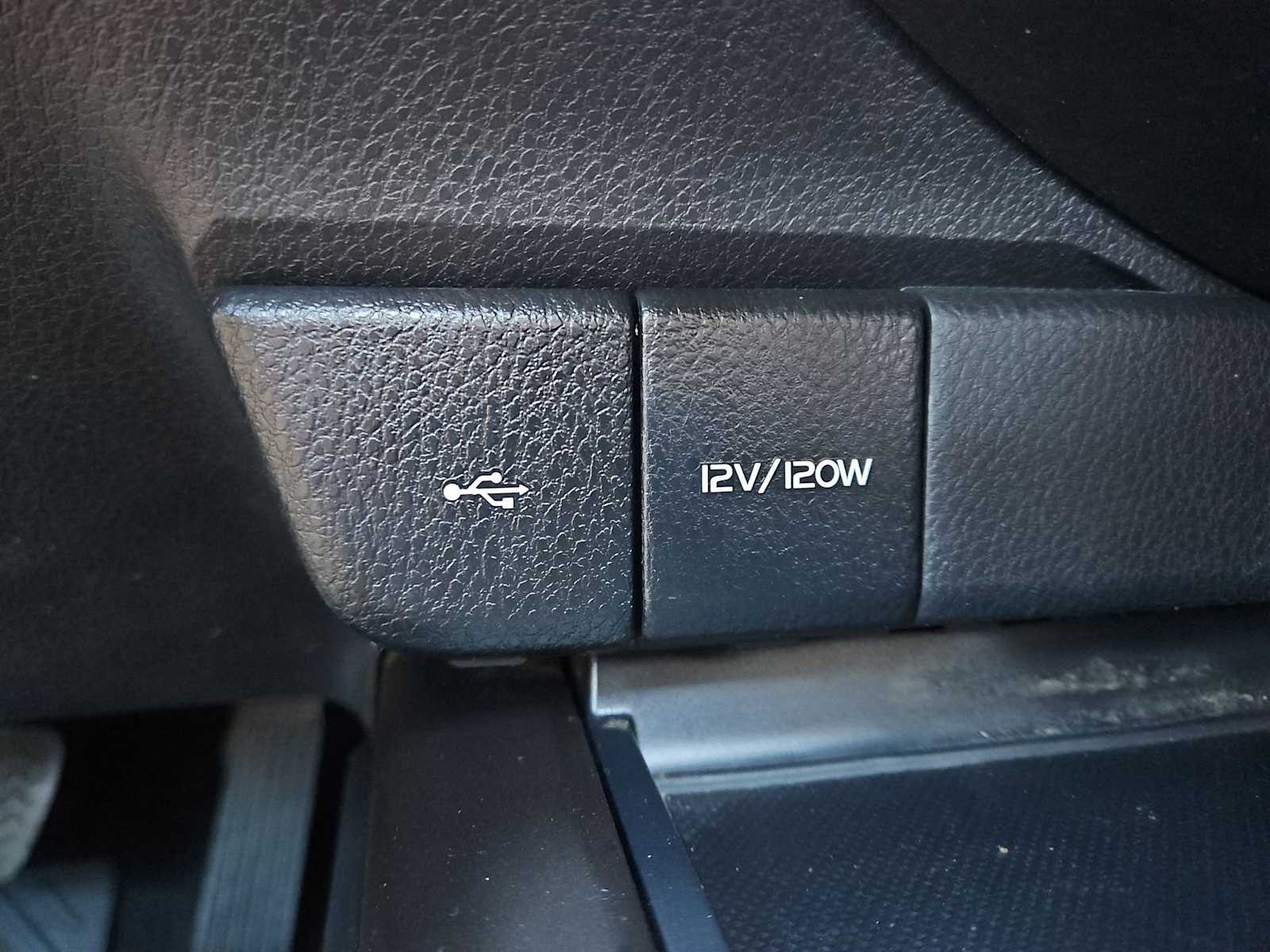 Thumbnail: 2022 Toyota Camry - 31